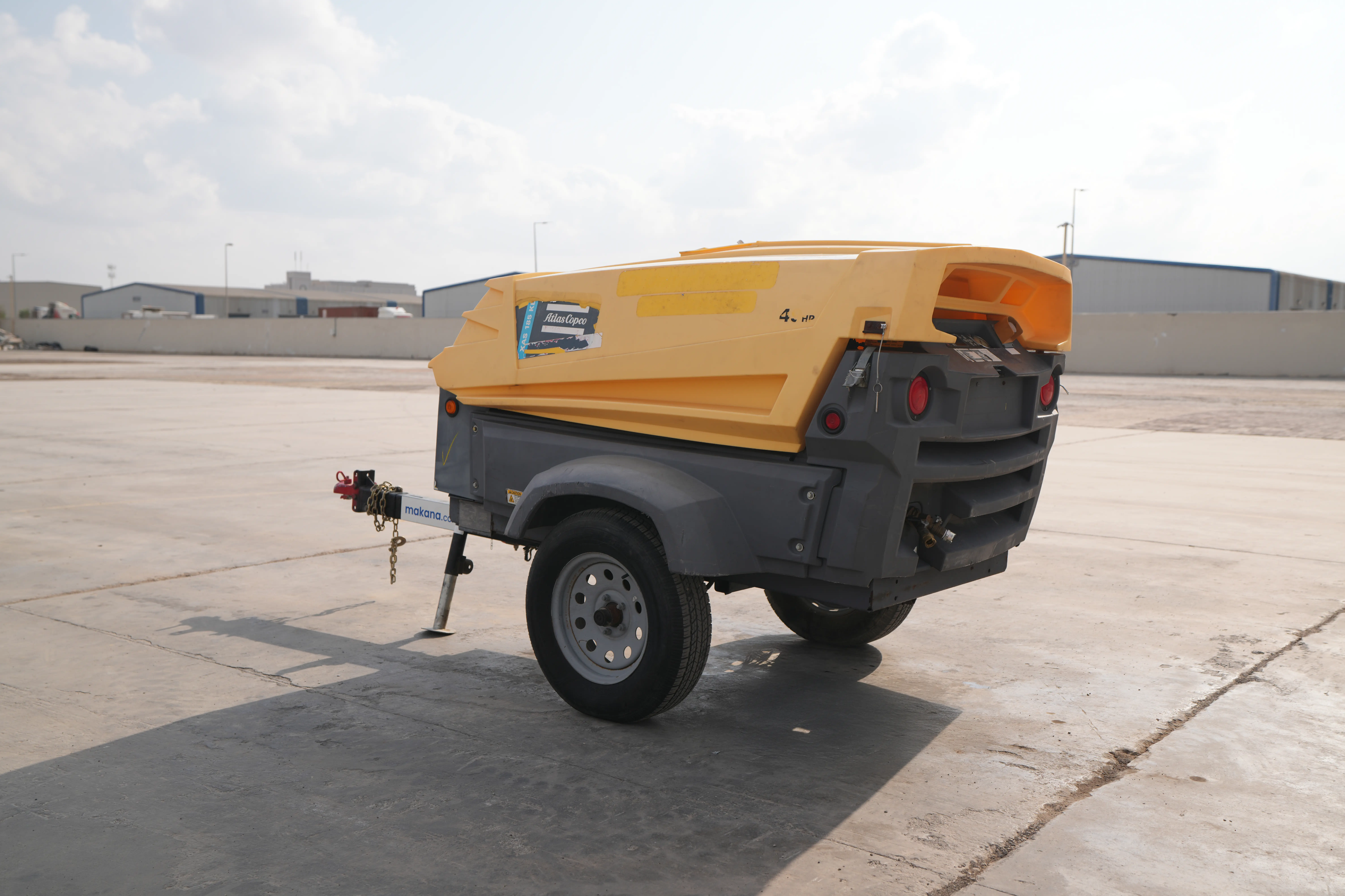 Product-Atlas Copco XAS 185 T4F air compressor-exterior