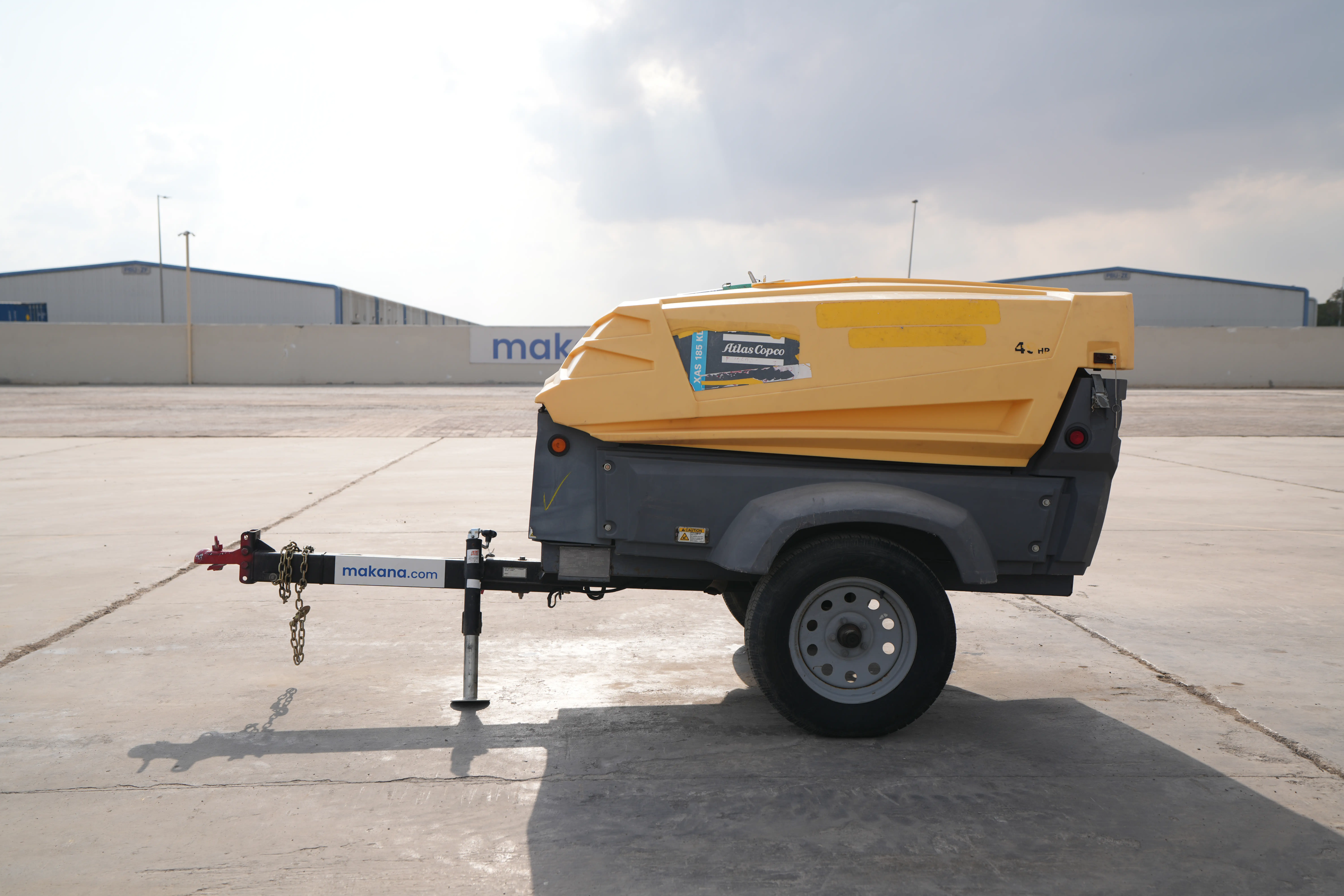 Product-Atlas Copco XAS 185 T4F air compressor-exterior