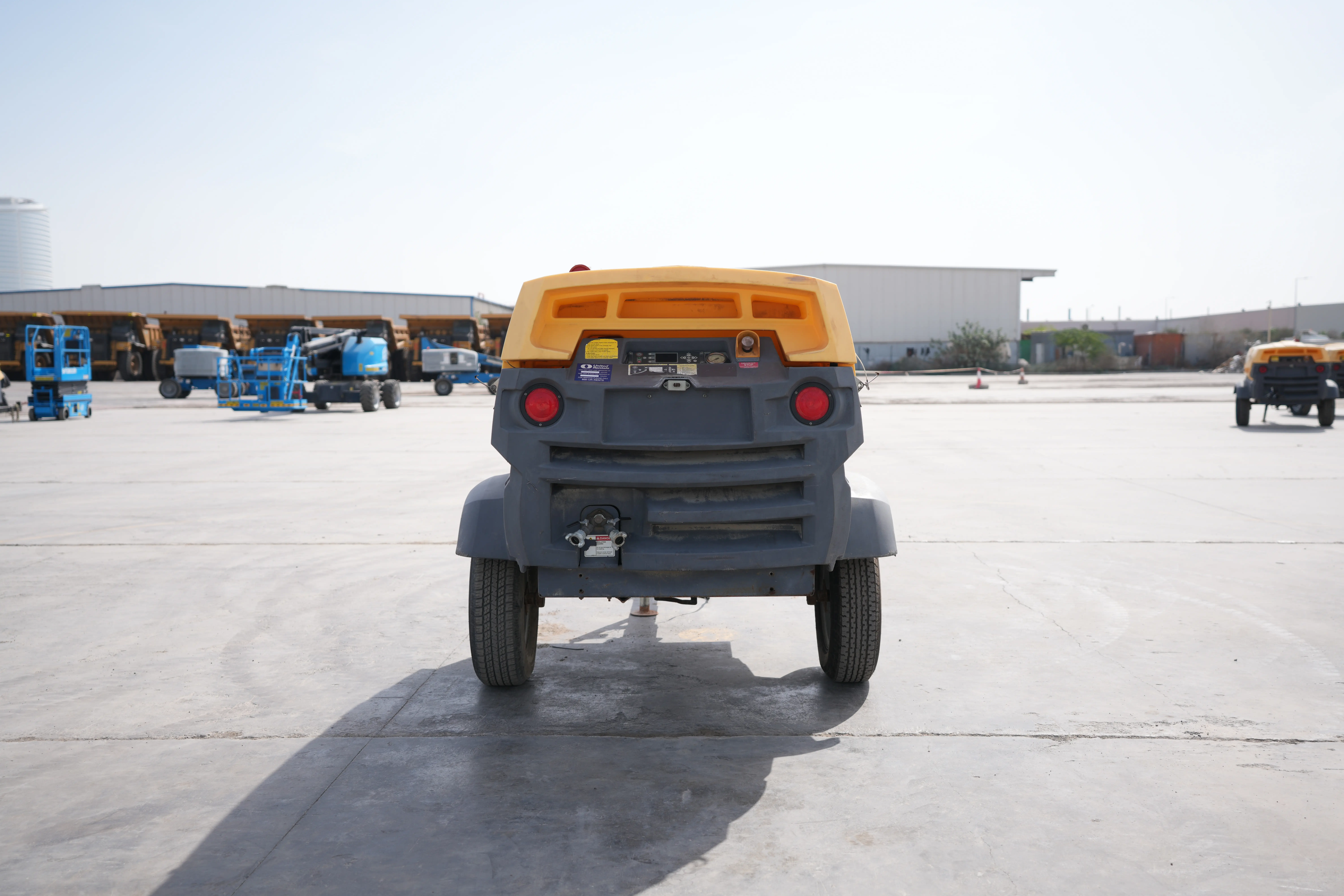 Product-Atlas Copco XAS 185 air compressor-exterior