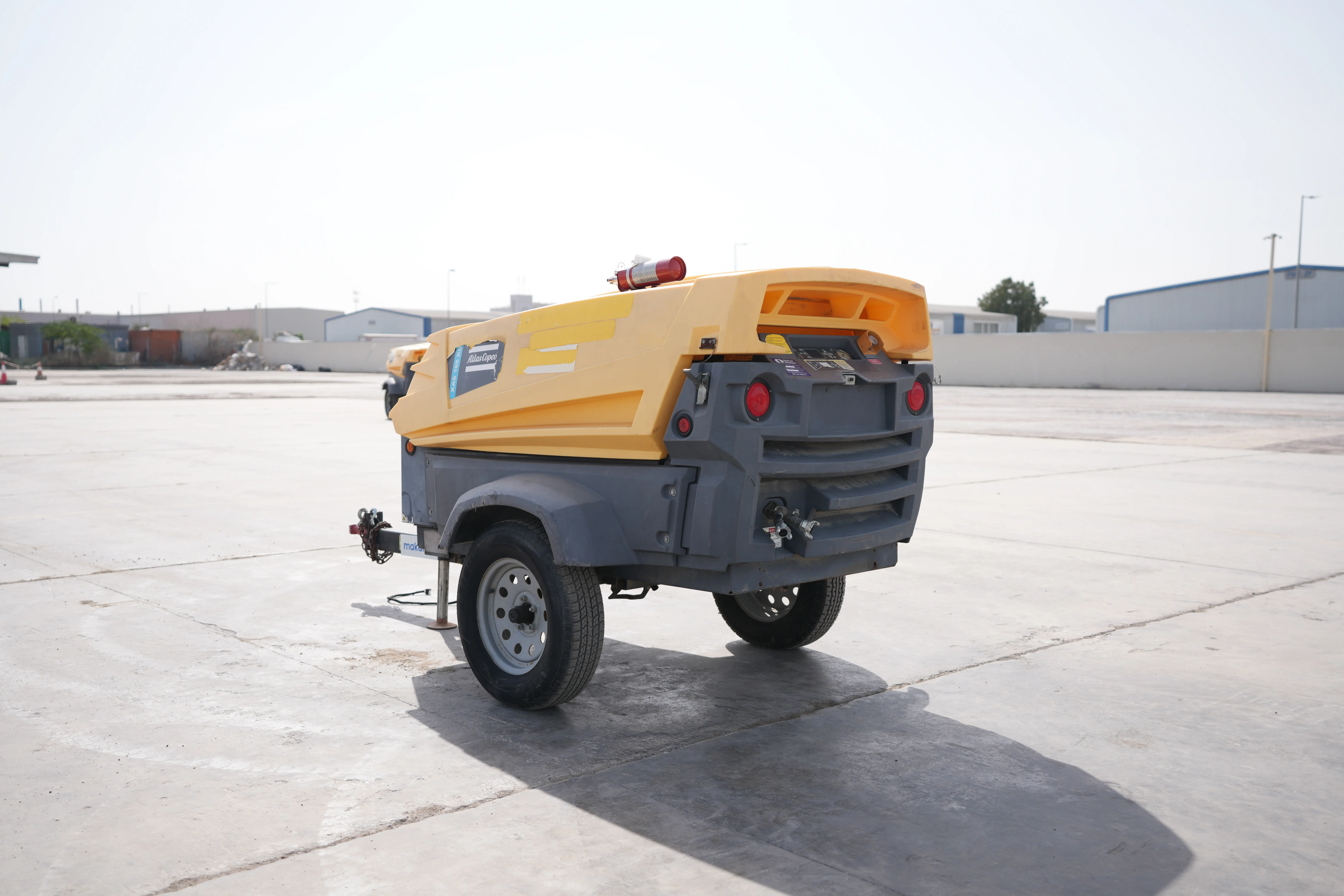 Product-Atlas Copco XAS 185 air compressor-exterior