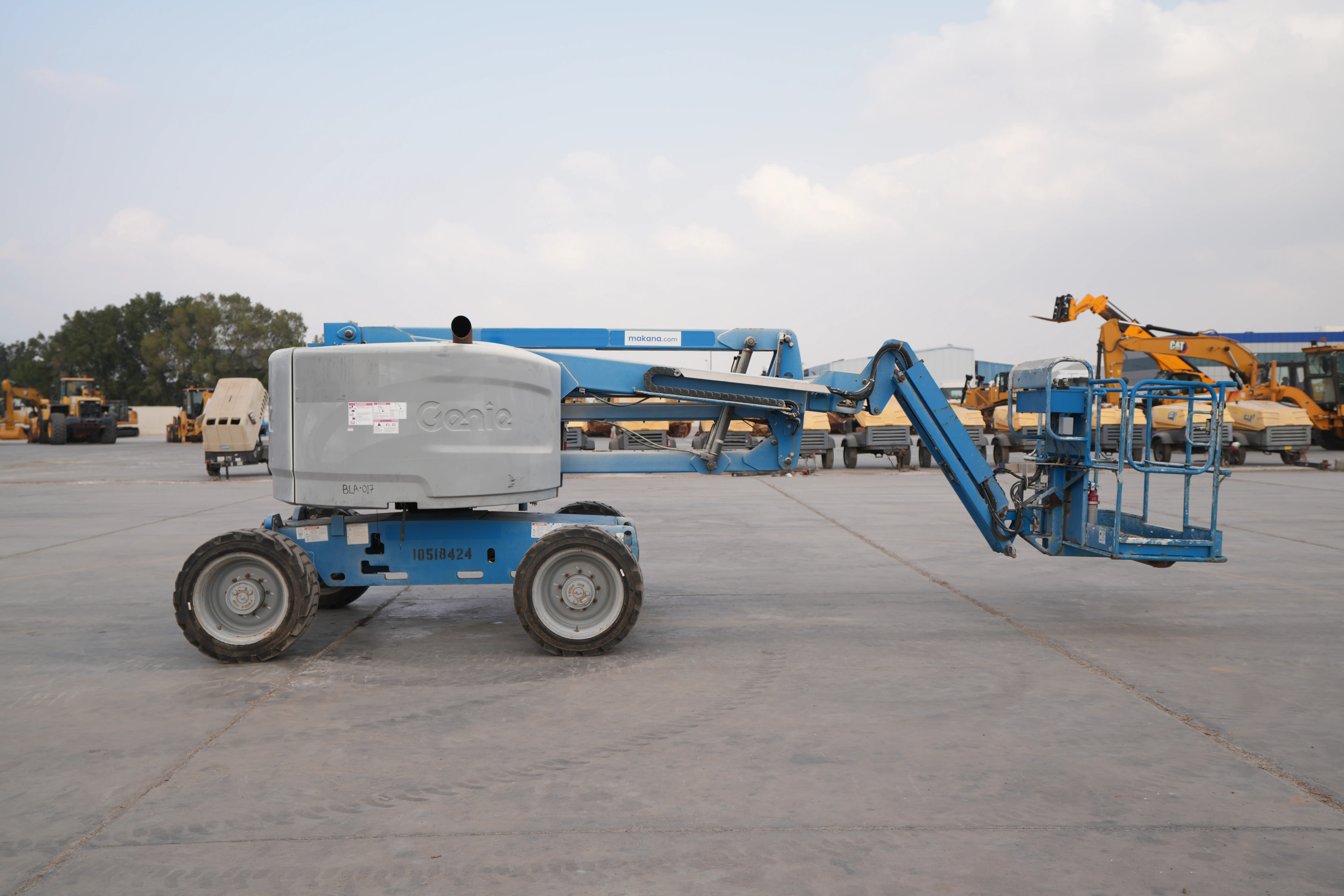 Product-Genie Z-45/25J RT diesel articulated boom lift-exterior