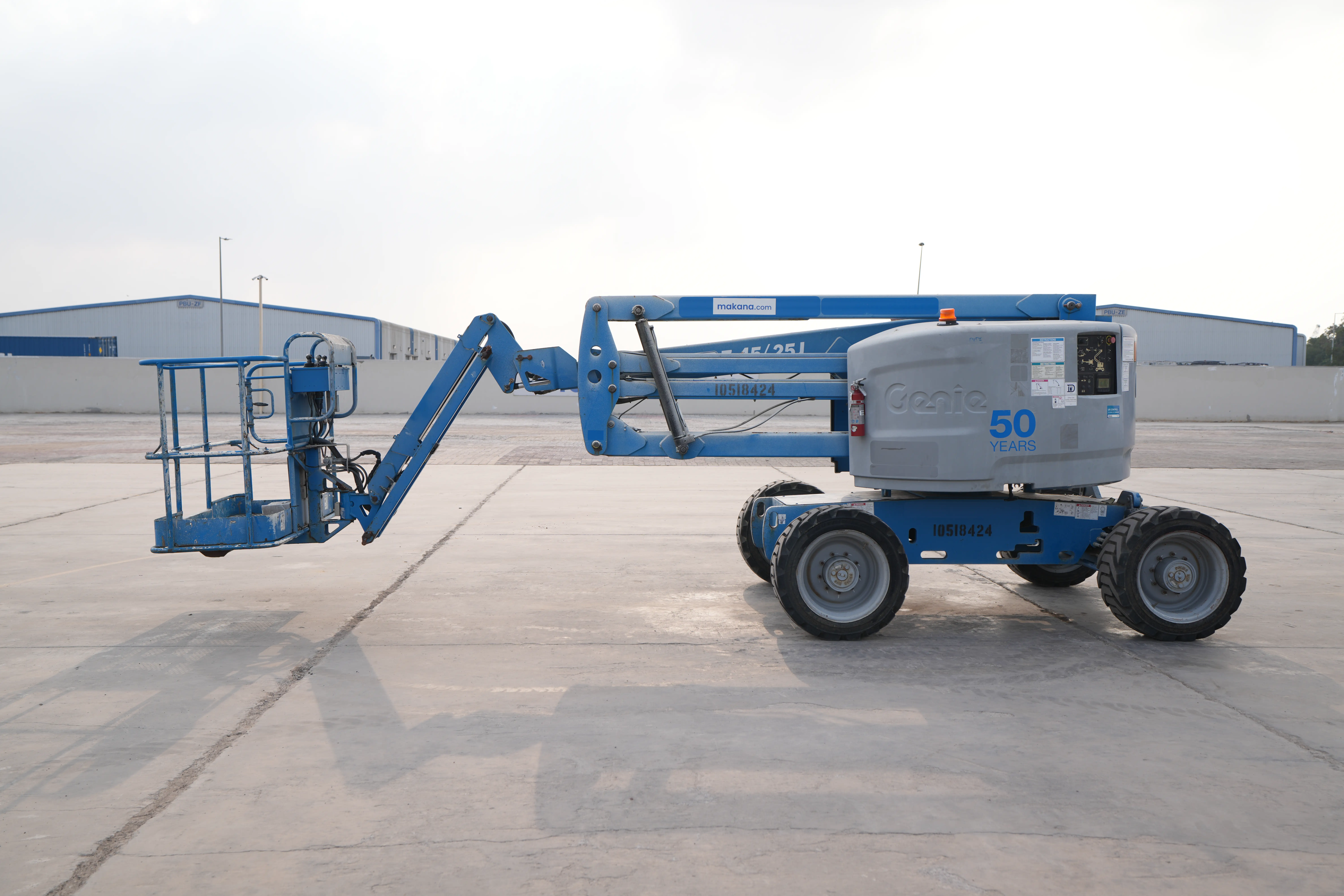 Product-Genie Z-45/25J RT diesel articulated boom lift-exterior