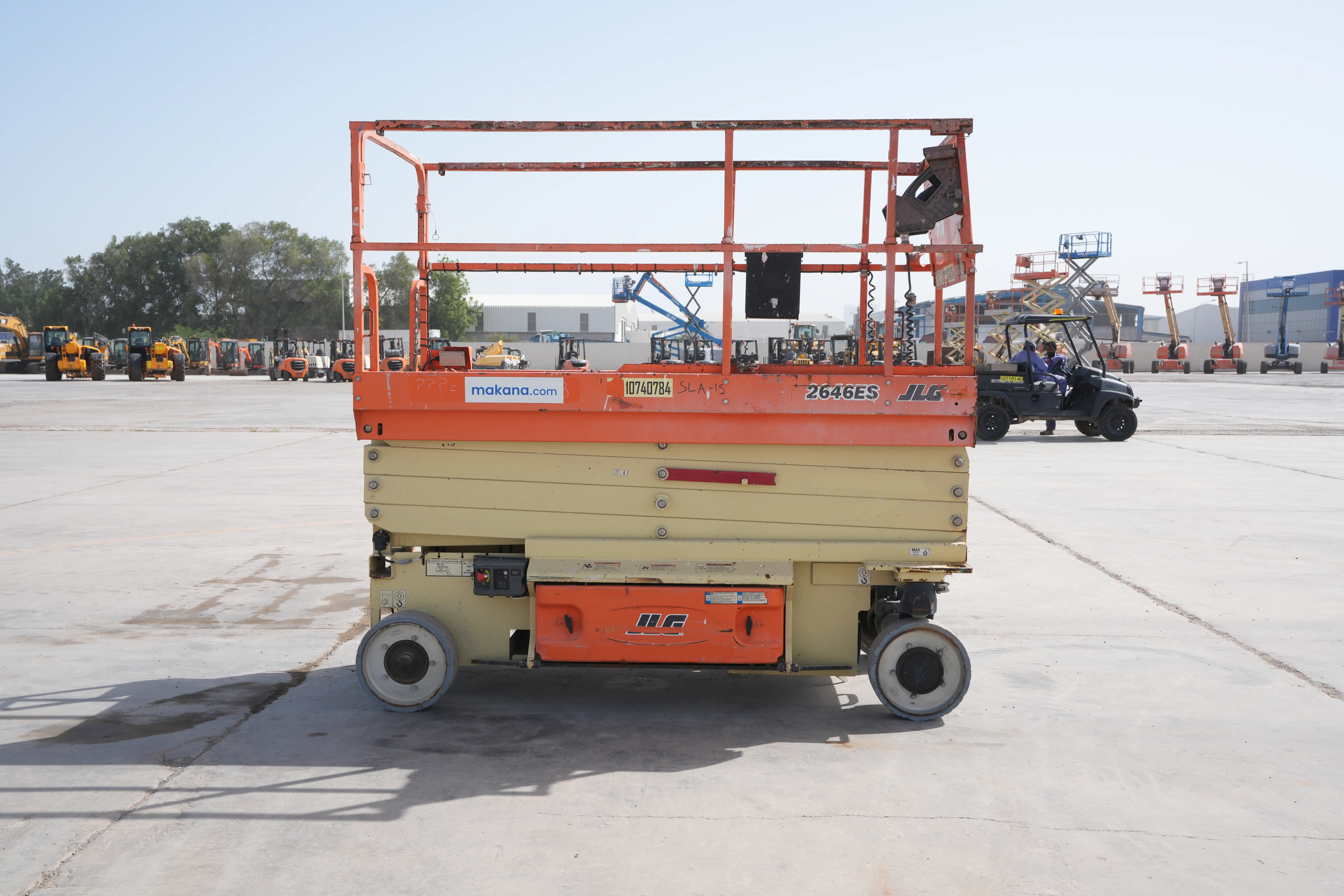 Product-JLG 2646ES electric scissor lift-exterior