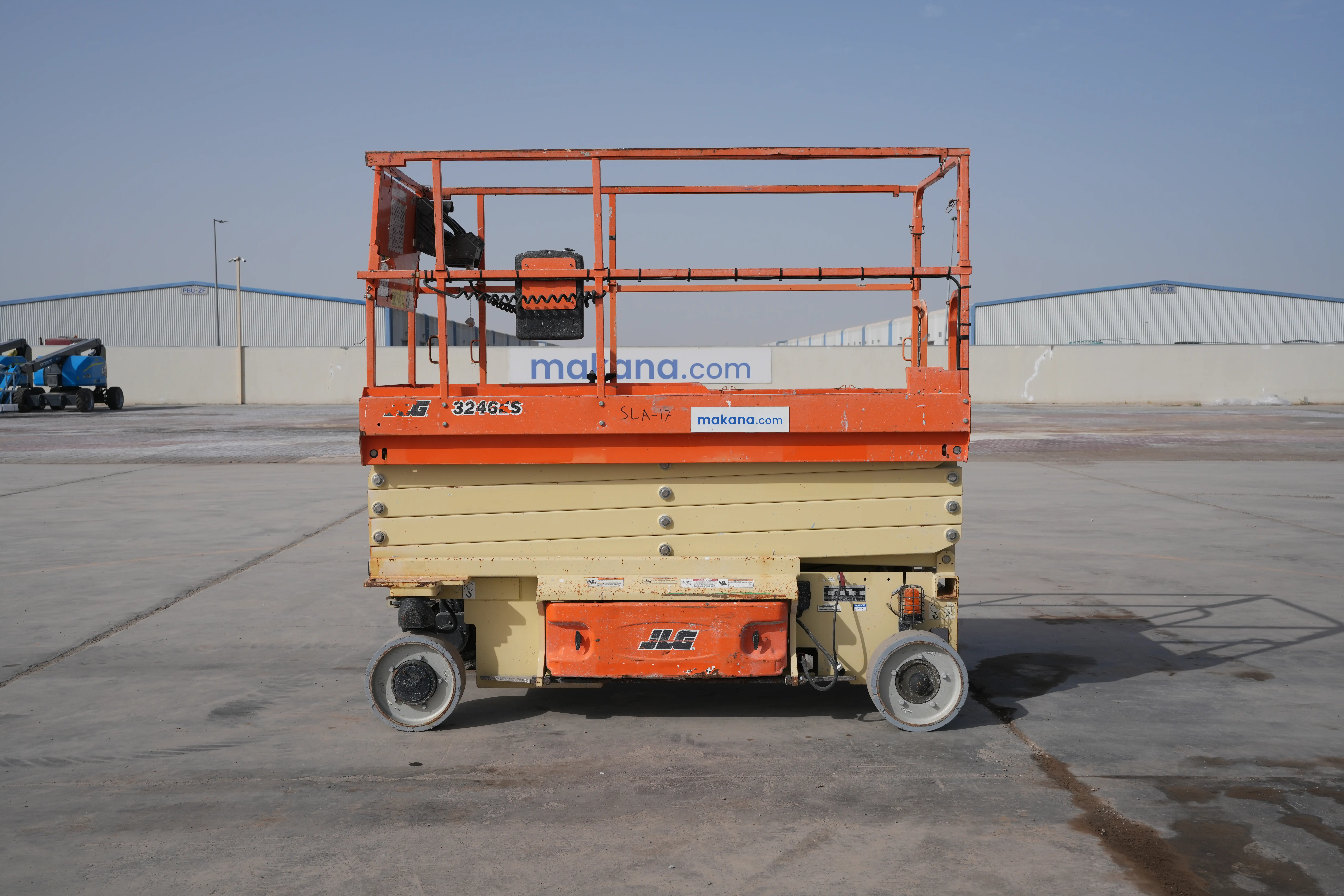 Product-JLG 3246ES electric scissor lift-exterior