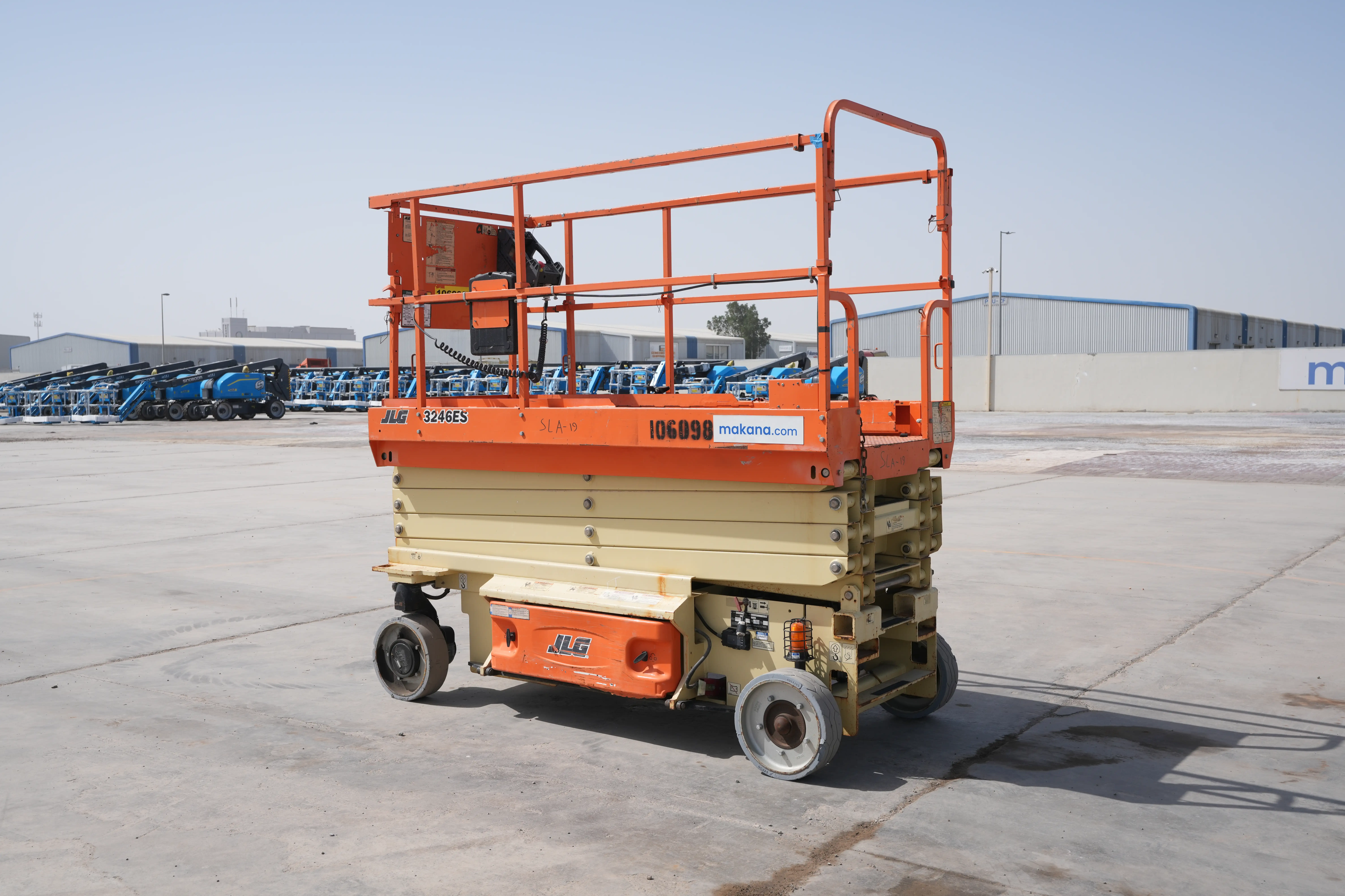 Product-JLG 3246ES electric scissor lift-exterior