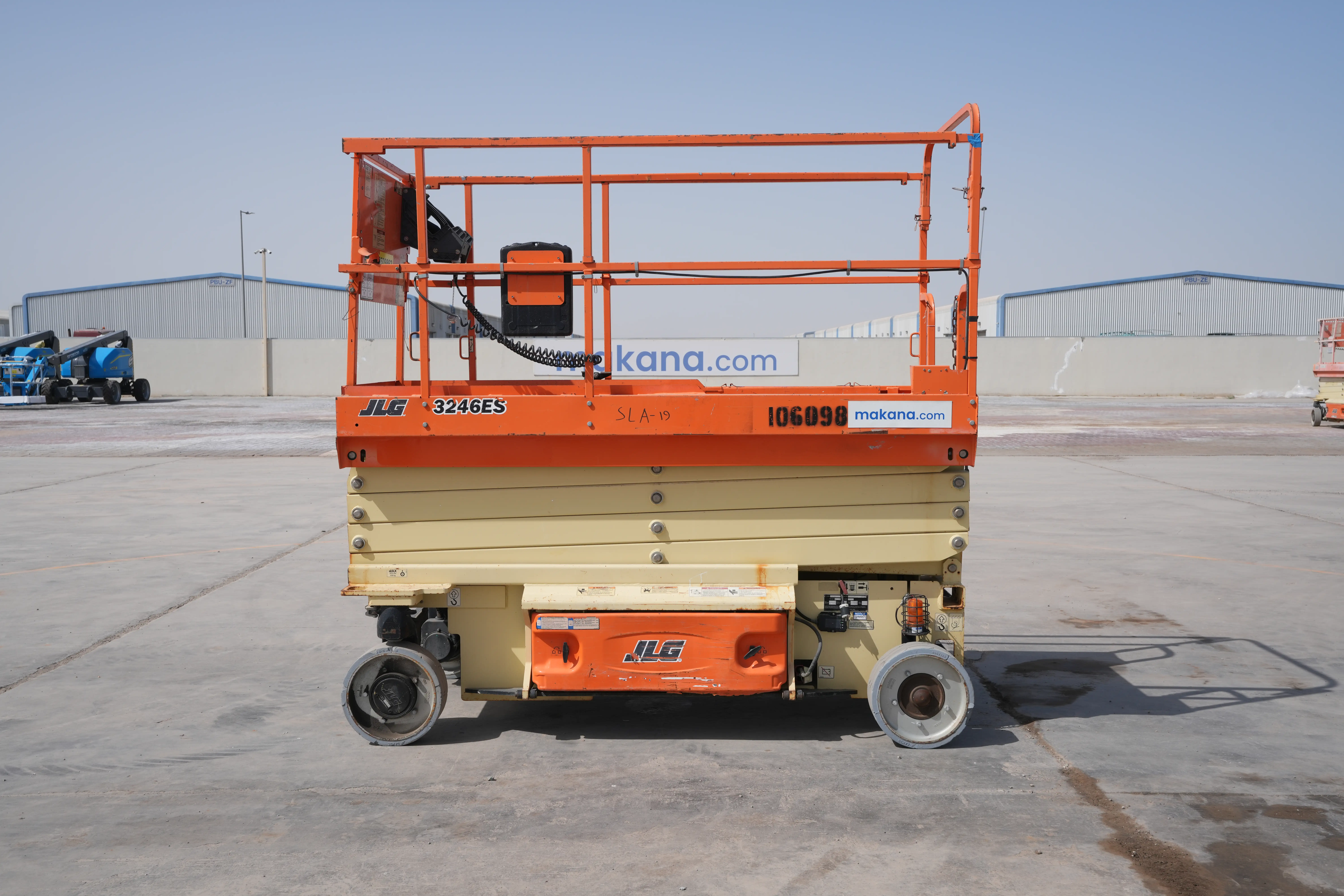 Product-JLG 3246ES electric scissor lift-exterior
