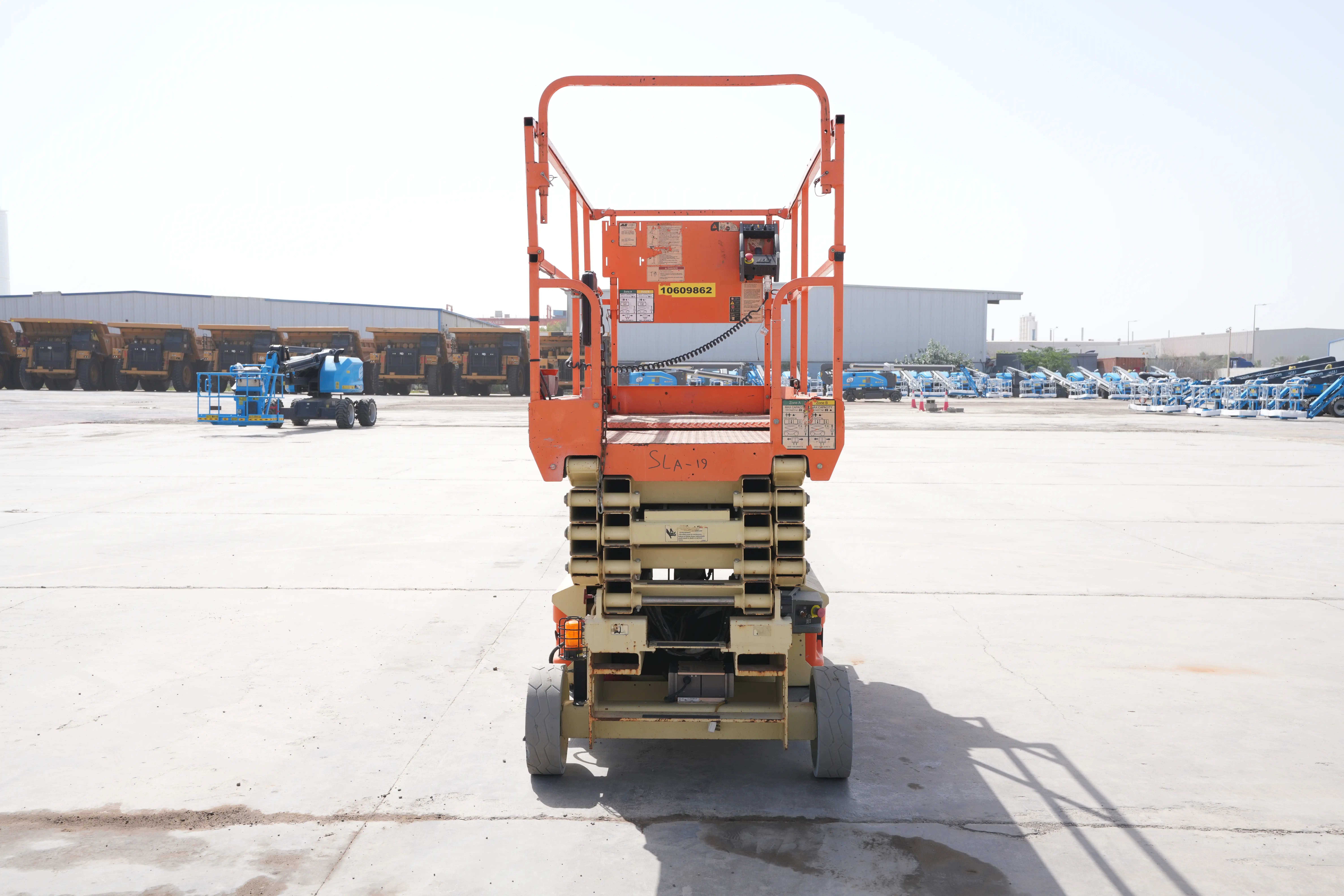 Product-JLG 3246ES electric scissor lift-exterior