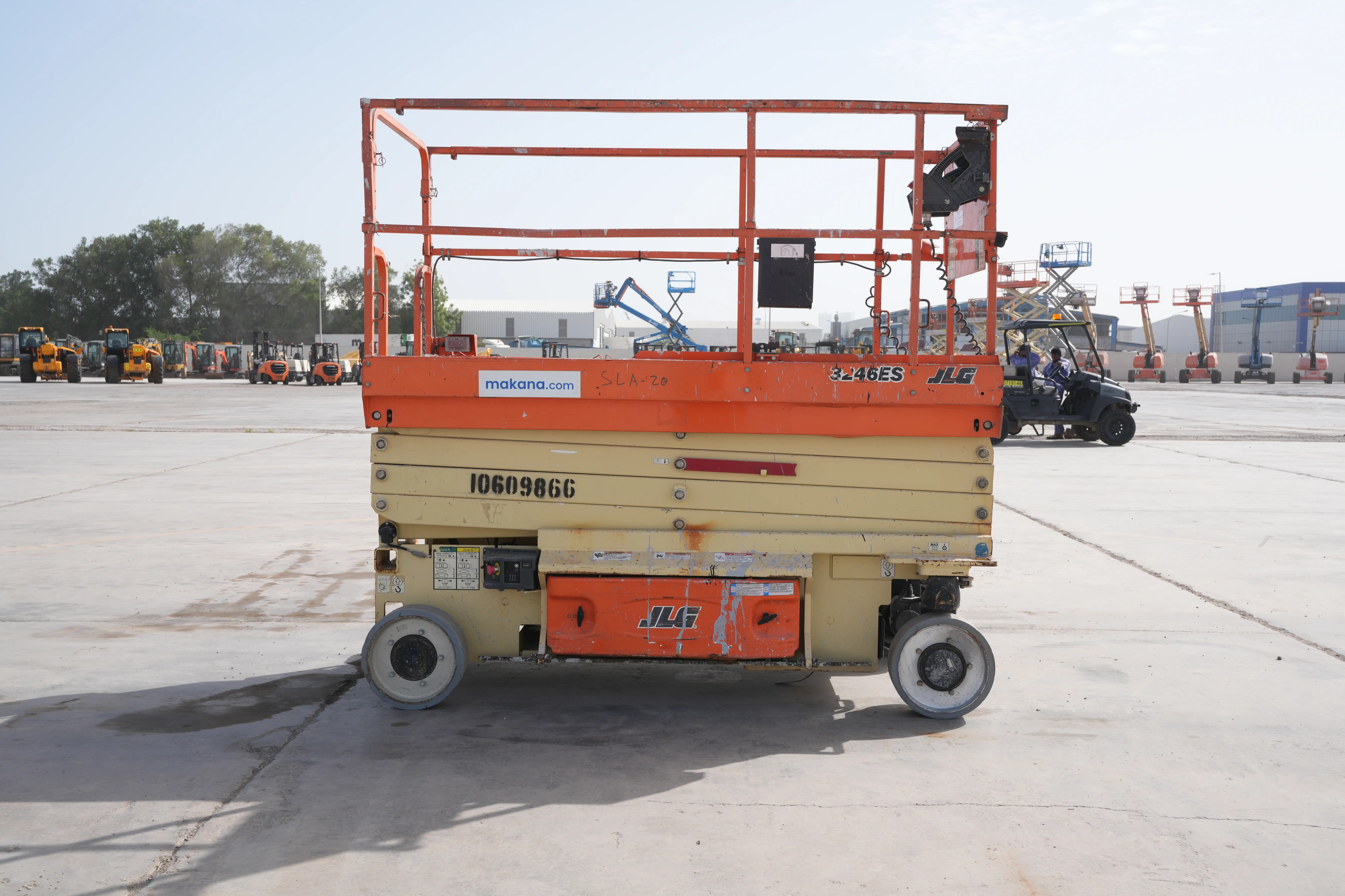 Product-JLG 3246ES electric scissor lift-exterior