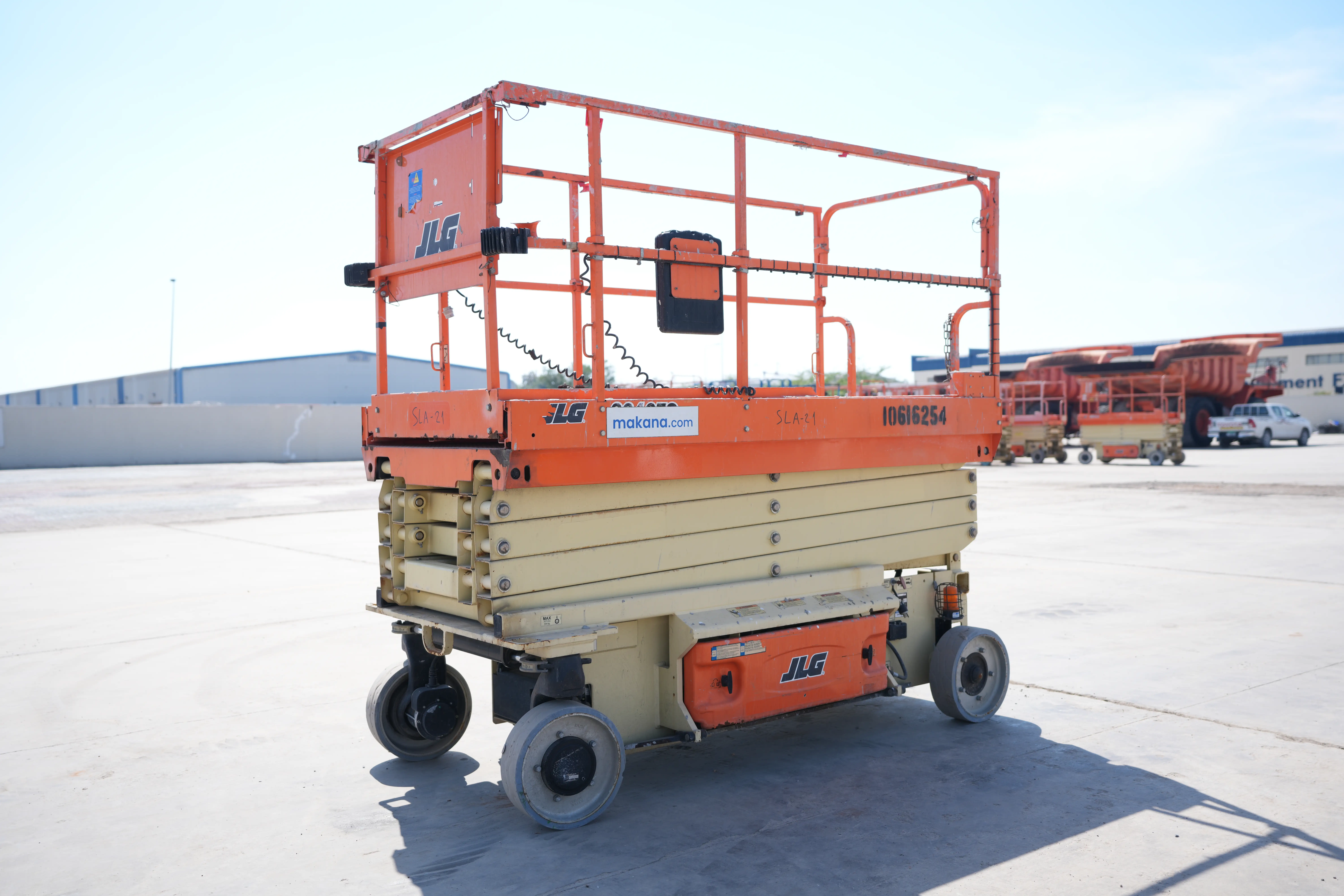 Product-JLG 3246ES electric scissor lift-exterior