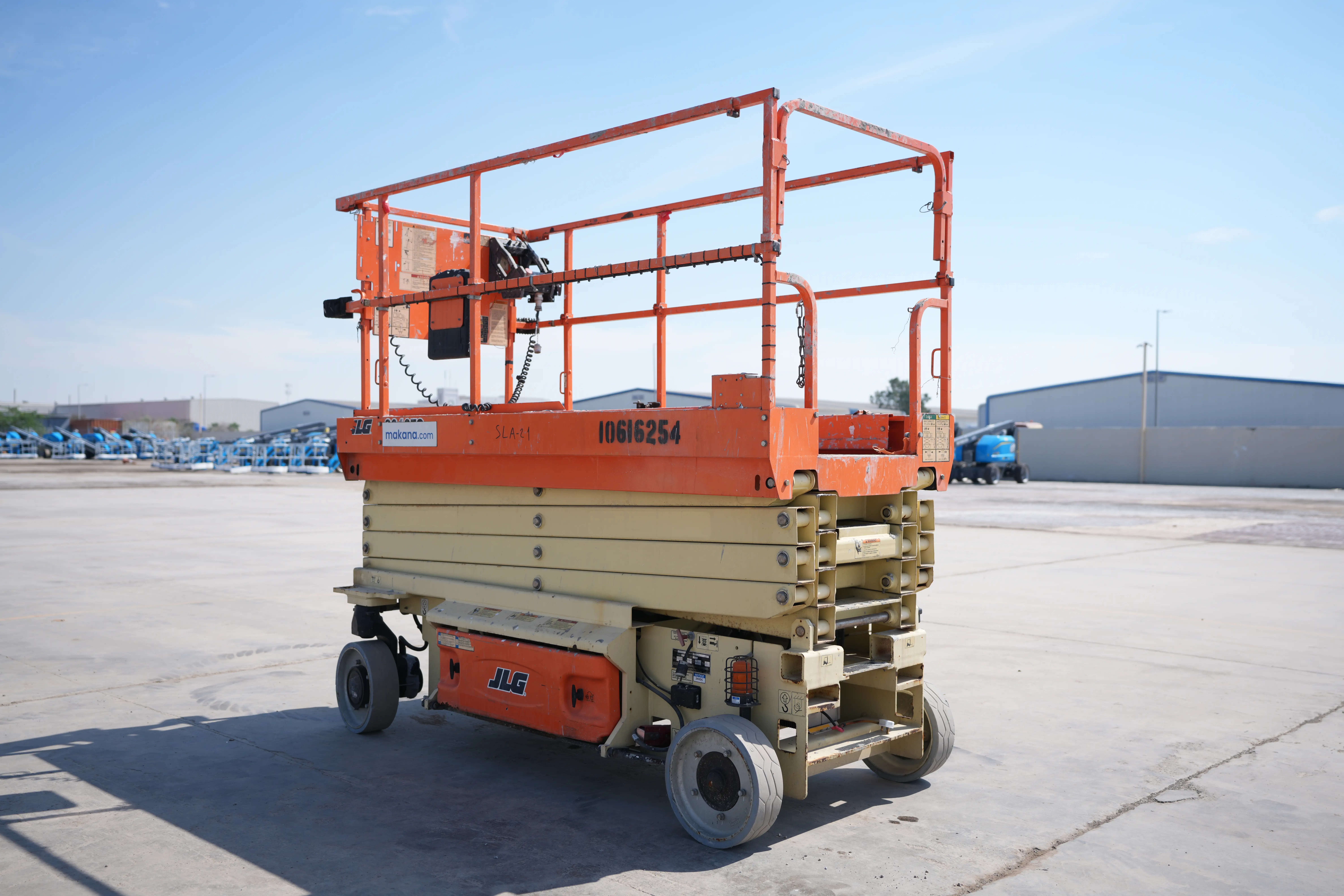 Product-JLG 3246ES electric scissor lift-exterior