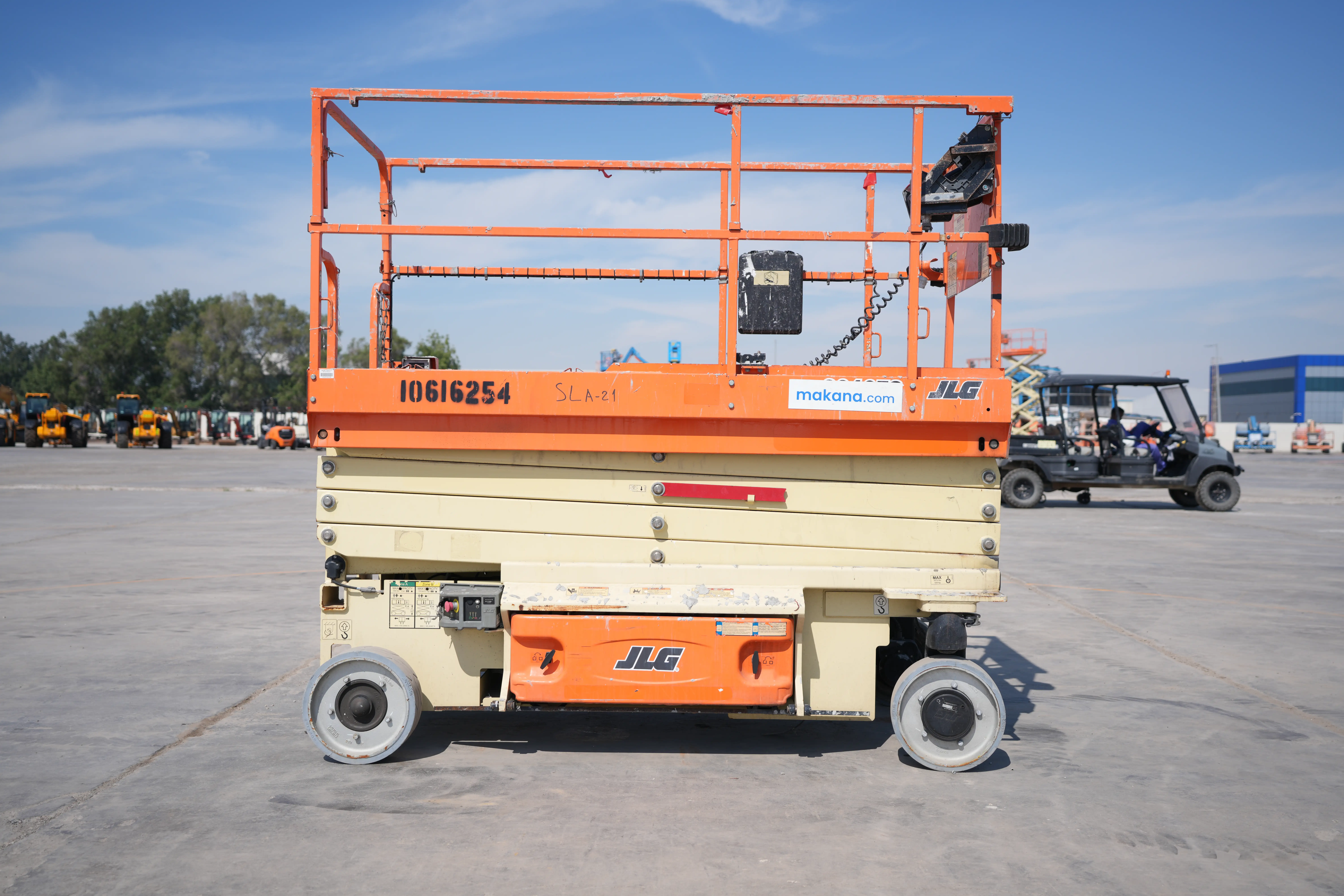 Product-JLG 3246ES electric scissor lift-exterior