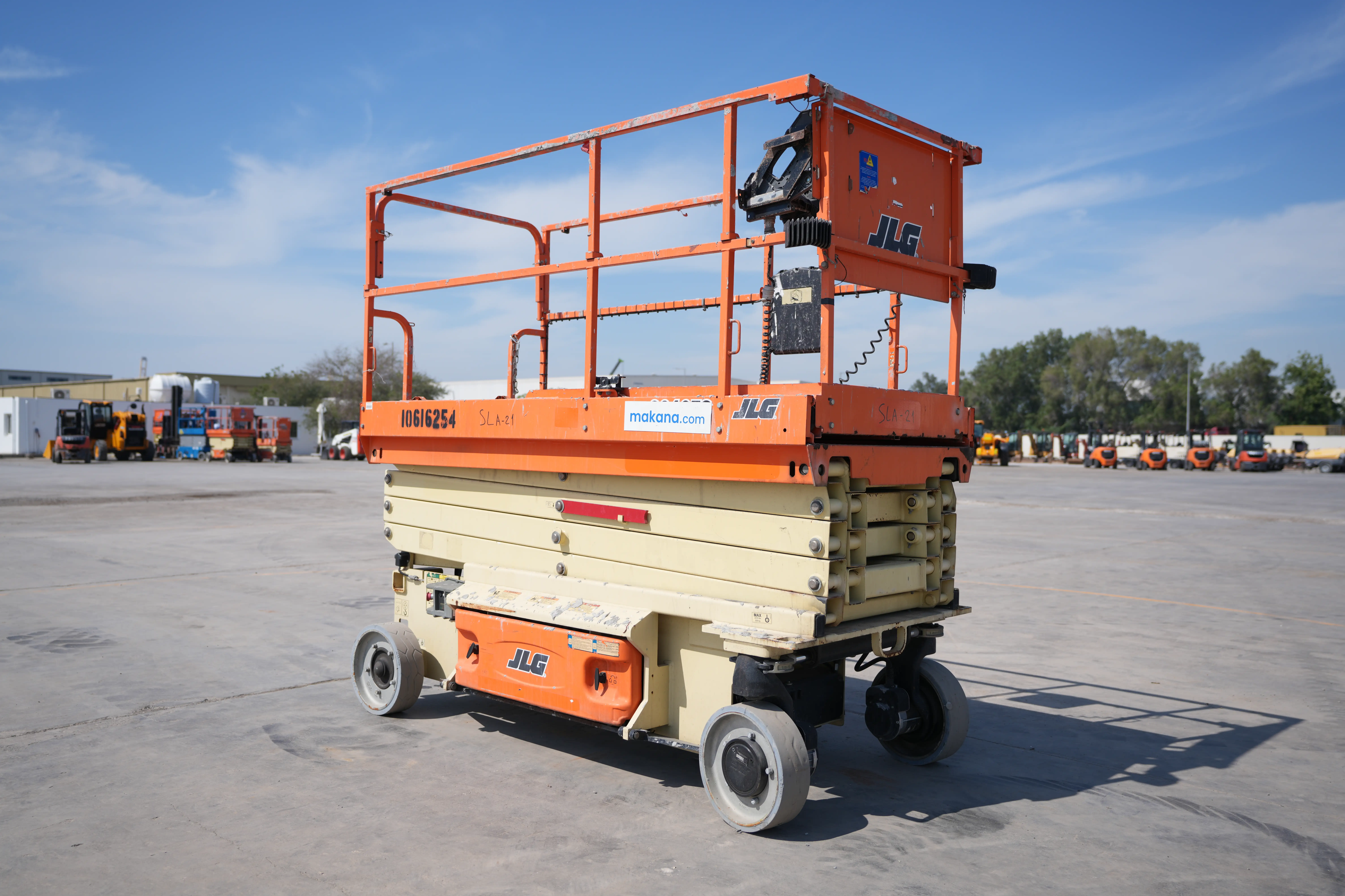 Product-JLG 3246ES electric scissor lift-exterior