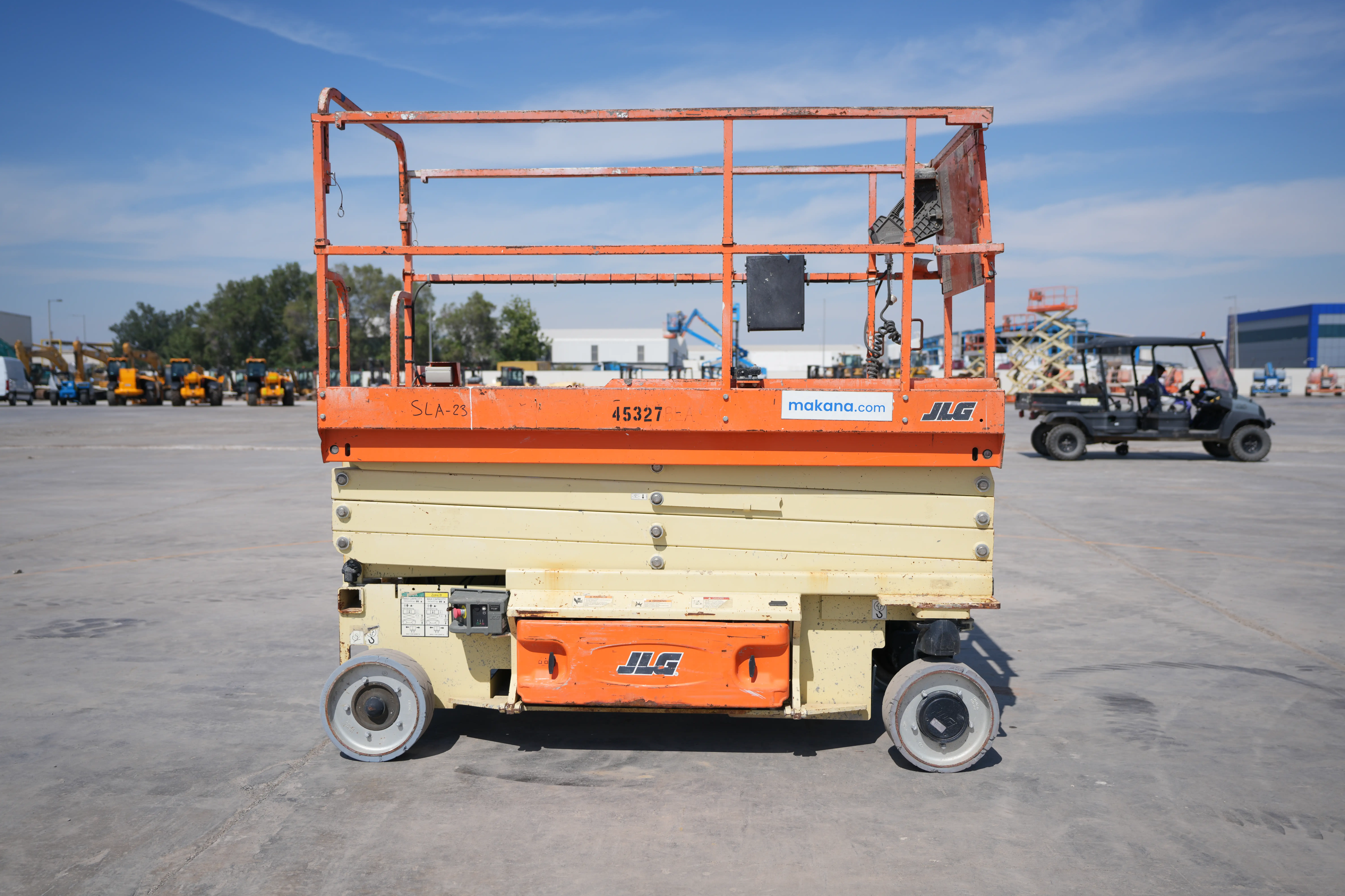 Product-JLG 3246ES electric scissor lift-exterior