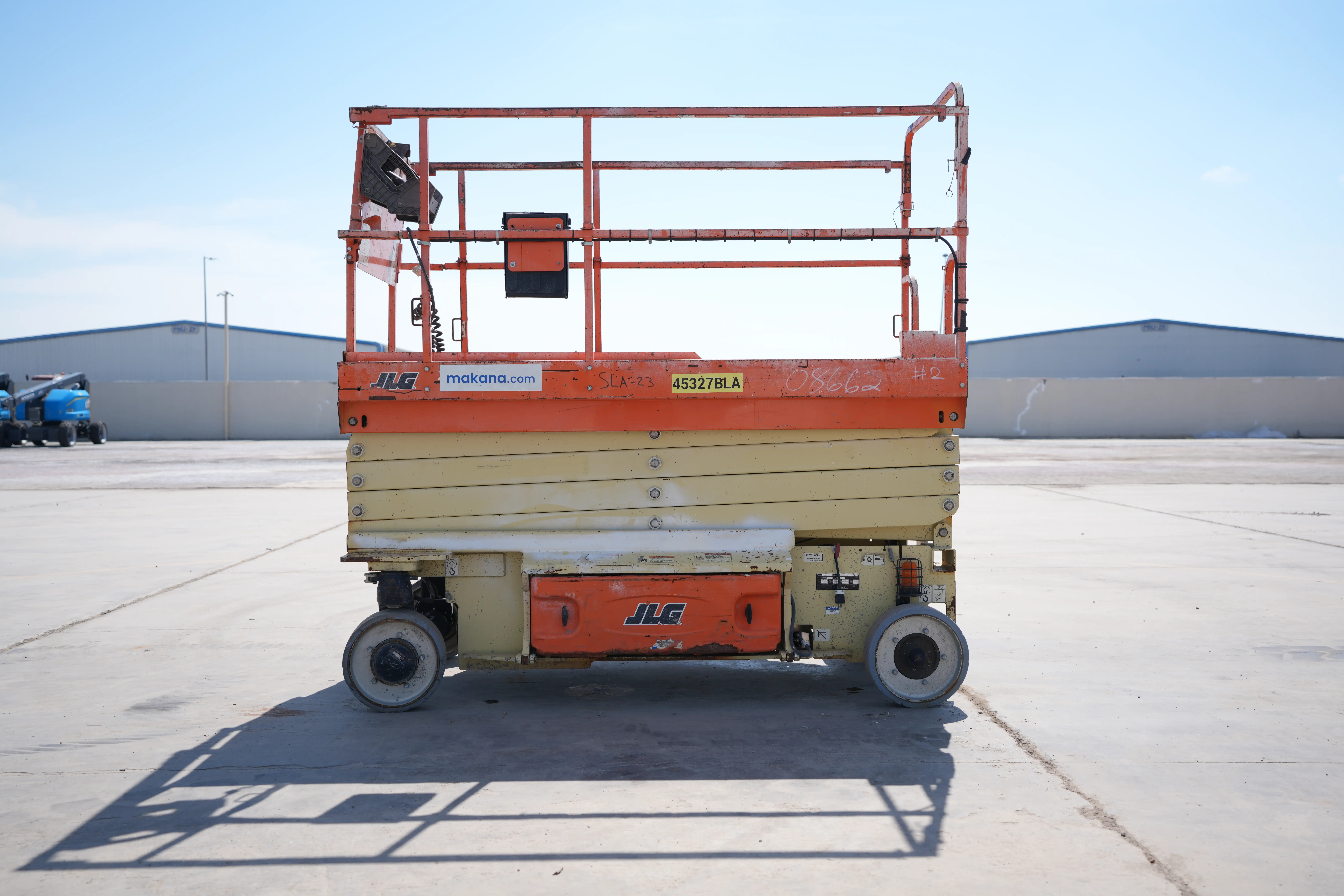 Product-JLG 3246ES electric scissor lift-exterior