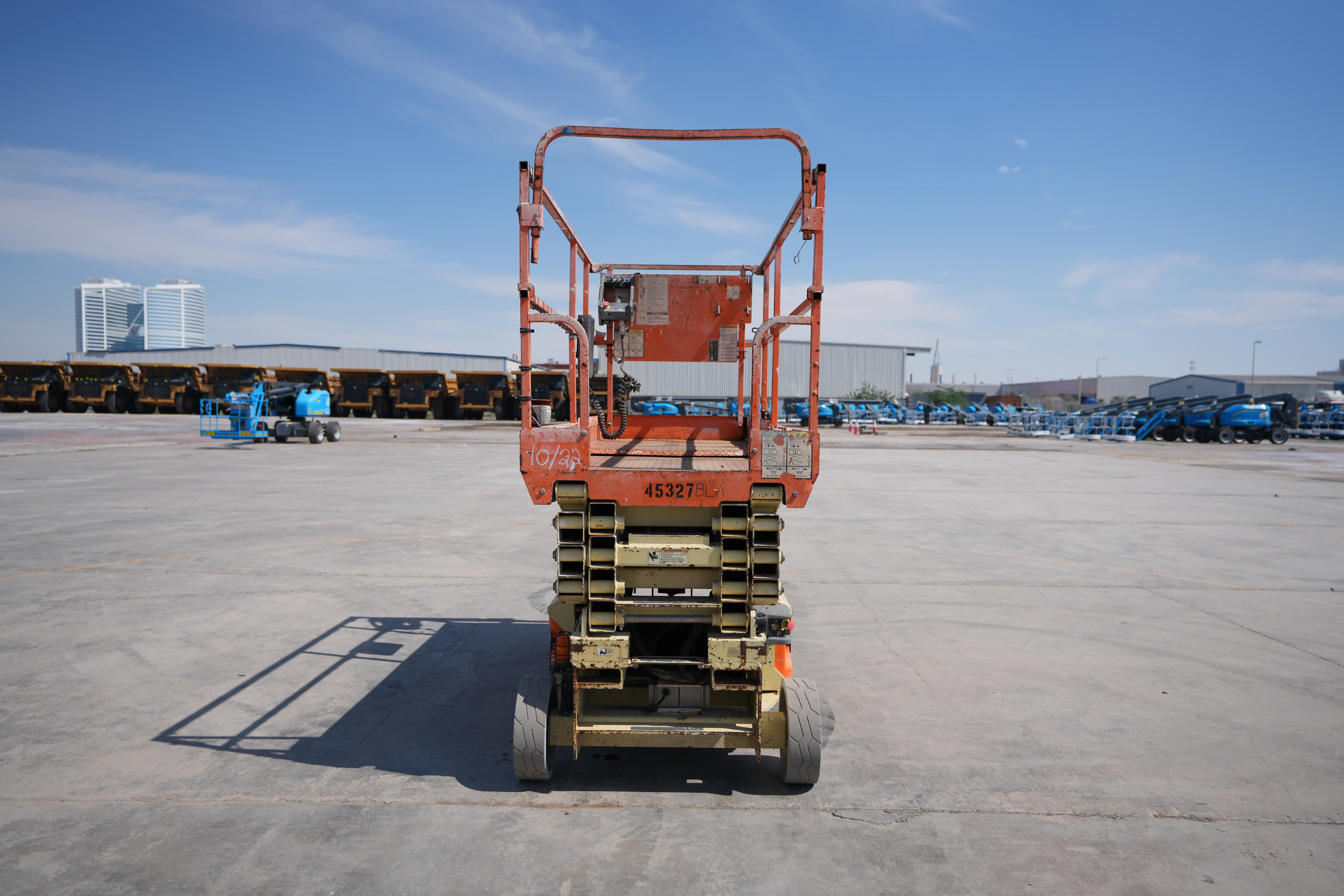 Product-JLG 3246ES electric scissor lift-exterior