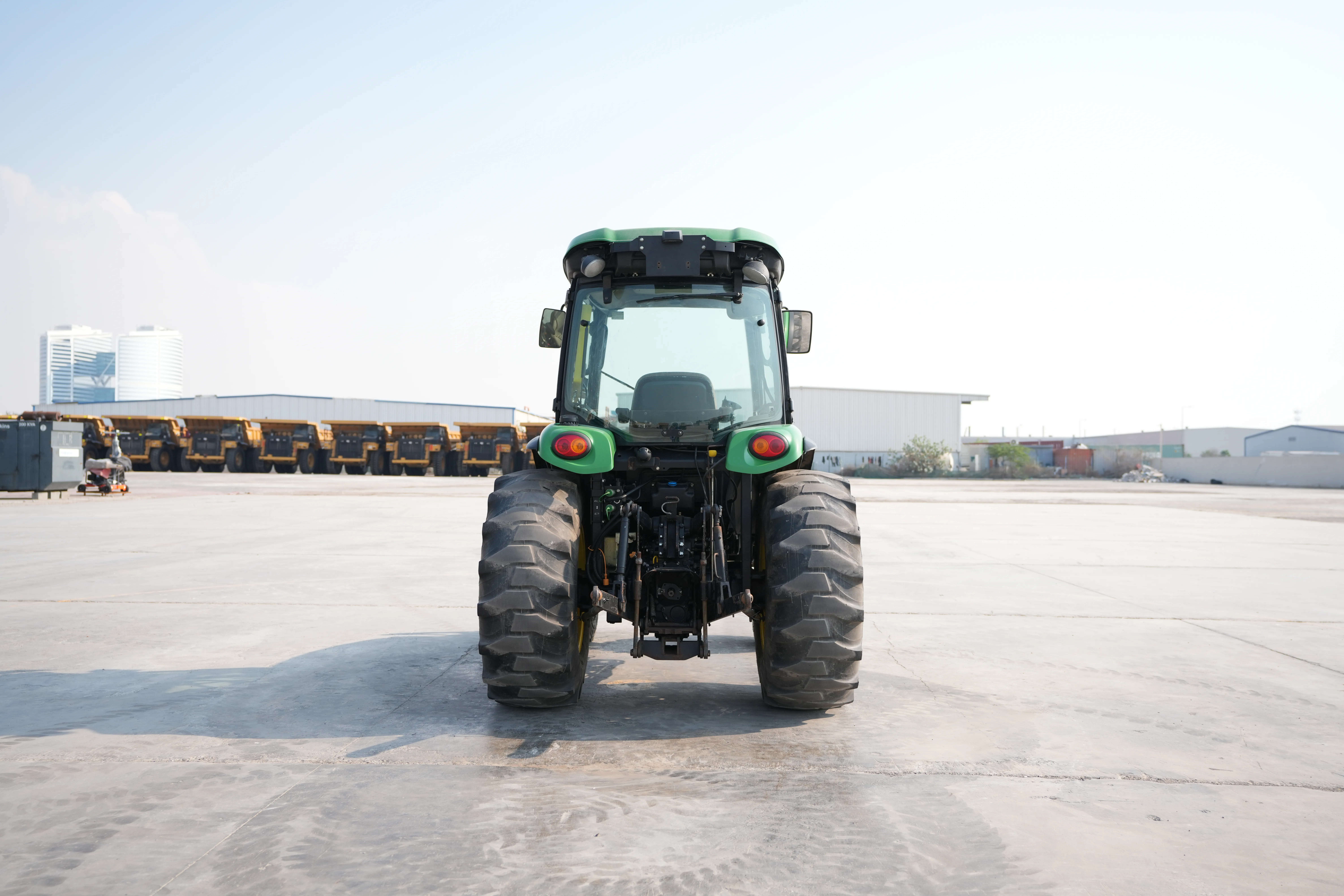 Product-John deere 4720 tractor-exterior