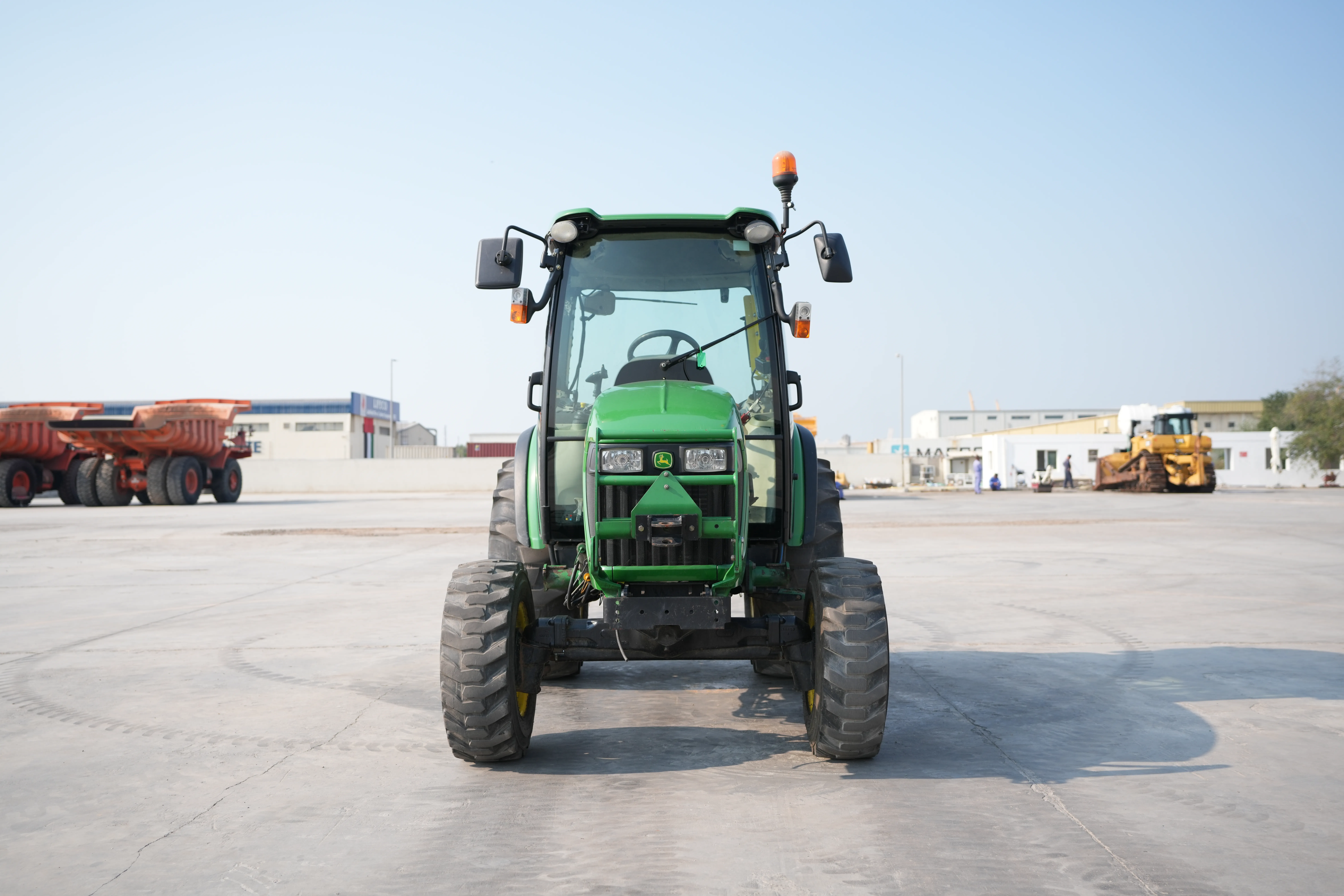 Product-John deere 4720 tractor-exterior