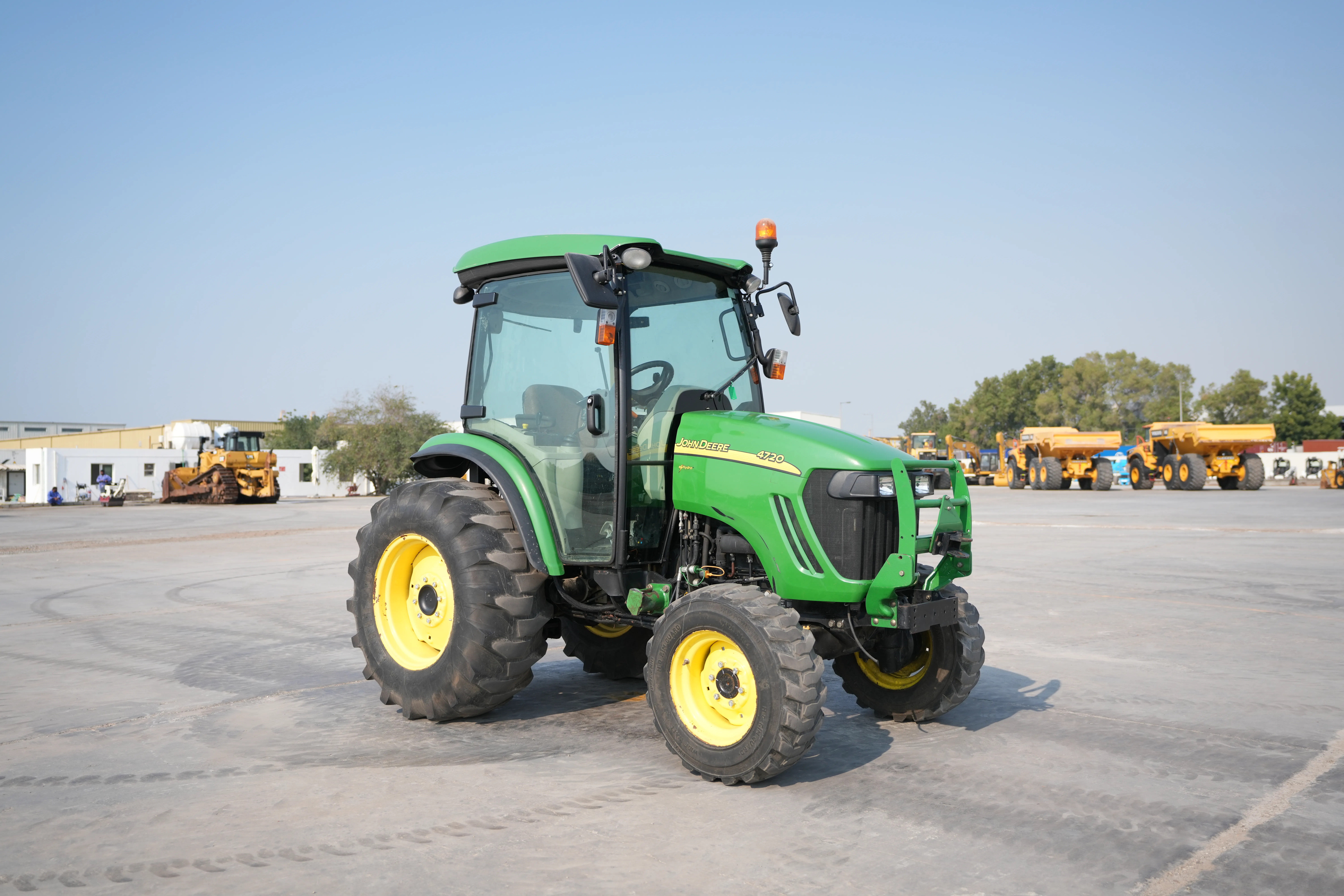 Product-John deere 4720 tractor-exterior