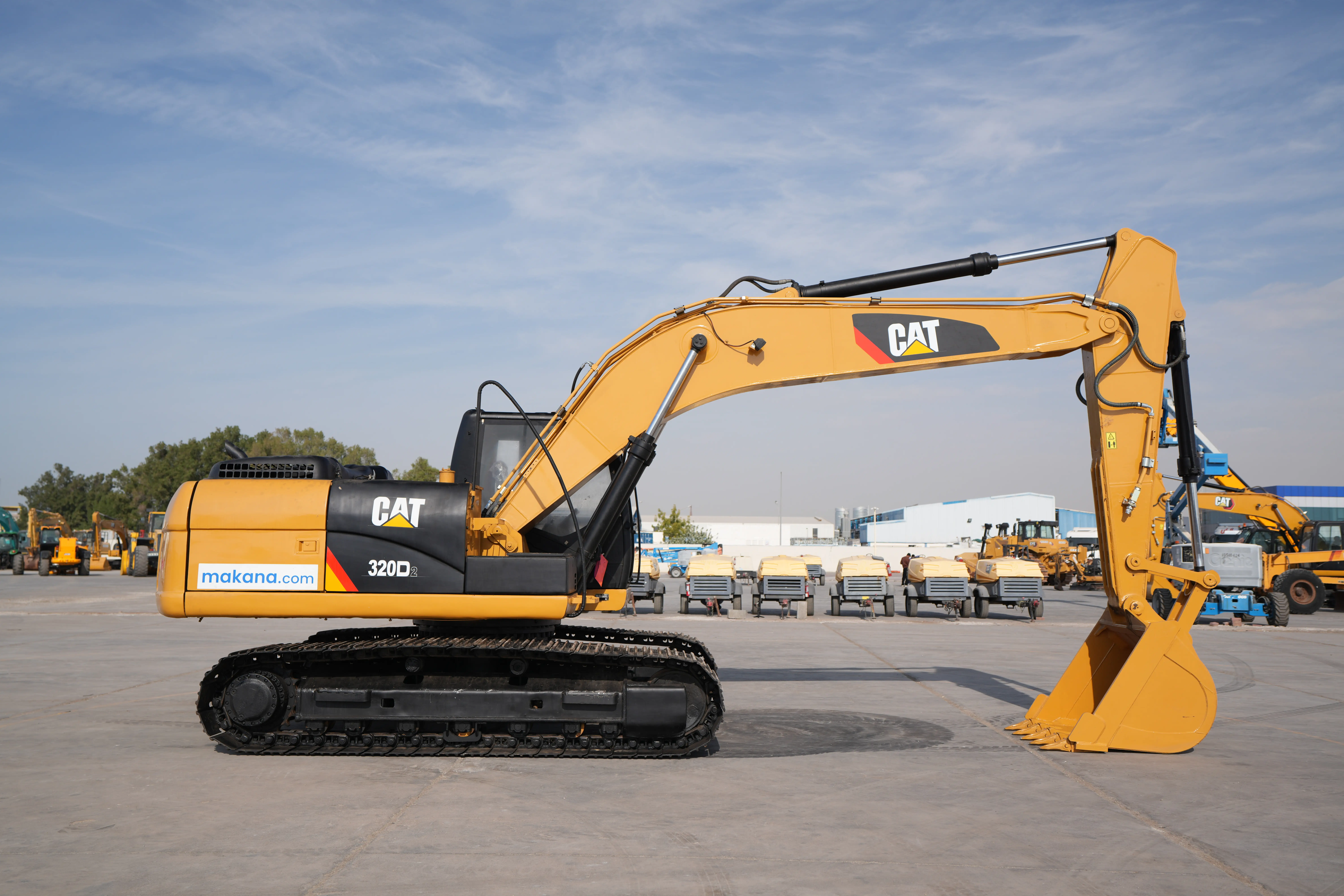 Product-Cat 320D2 medium excavator-exterior
