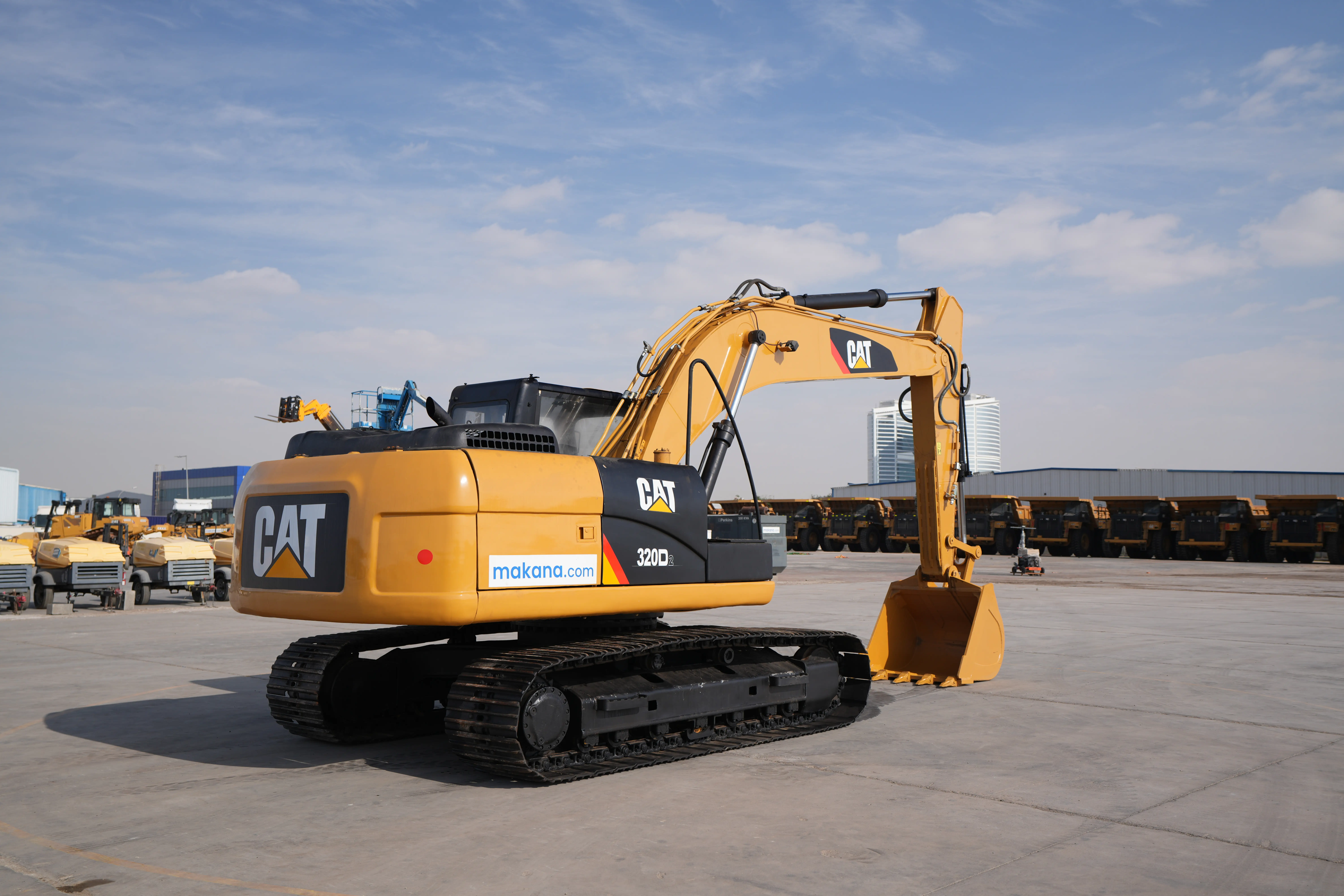 Product-Cat 320D2 medium excavator-exterior