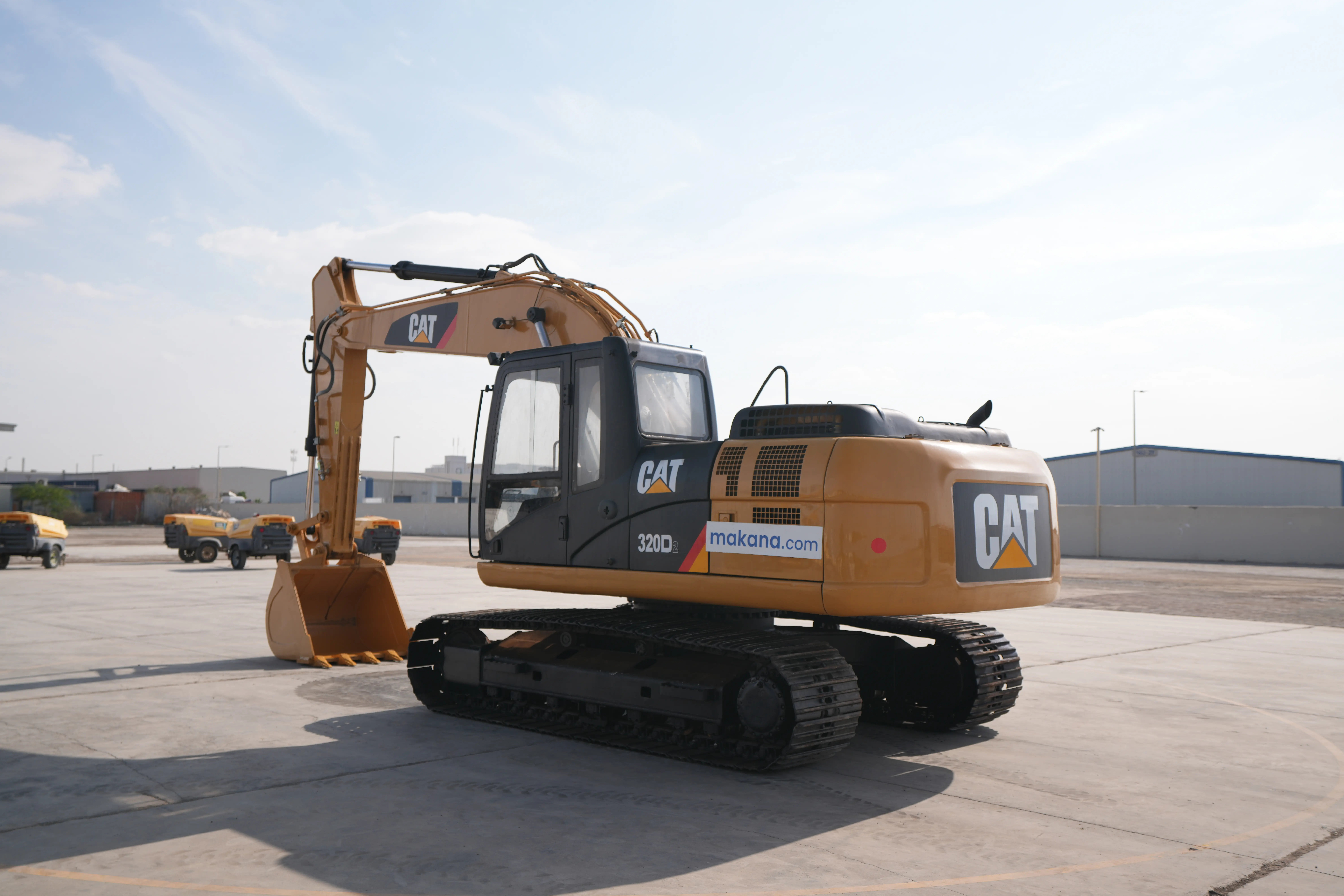 Product-Cat 320D2 medium excavator-exterior