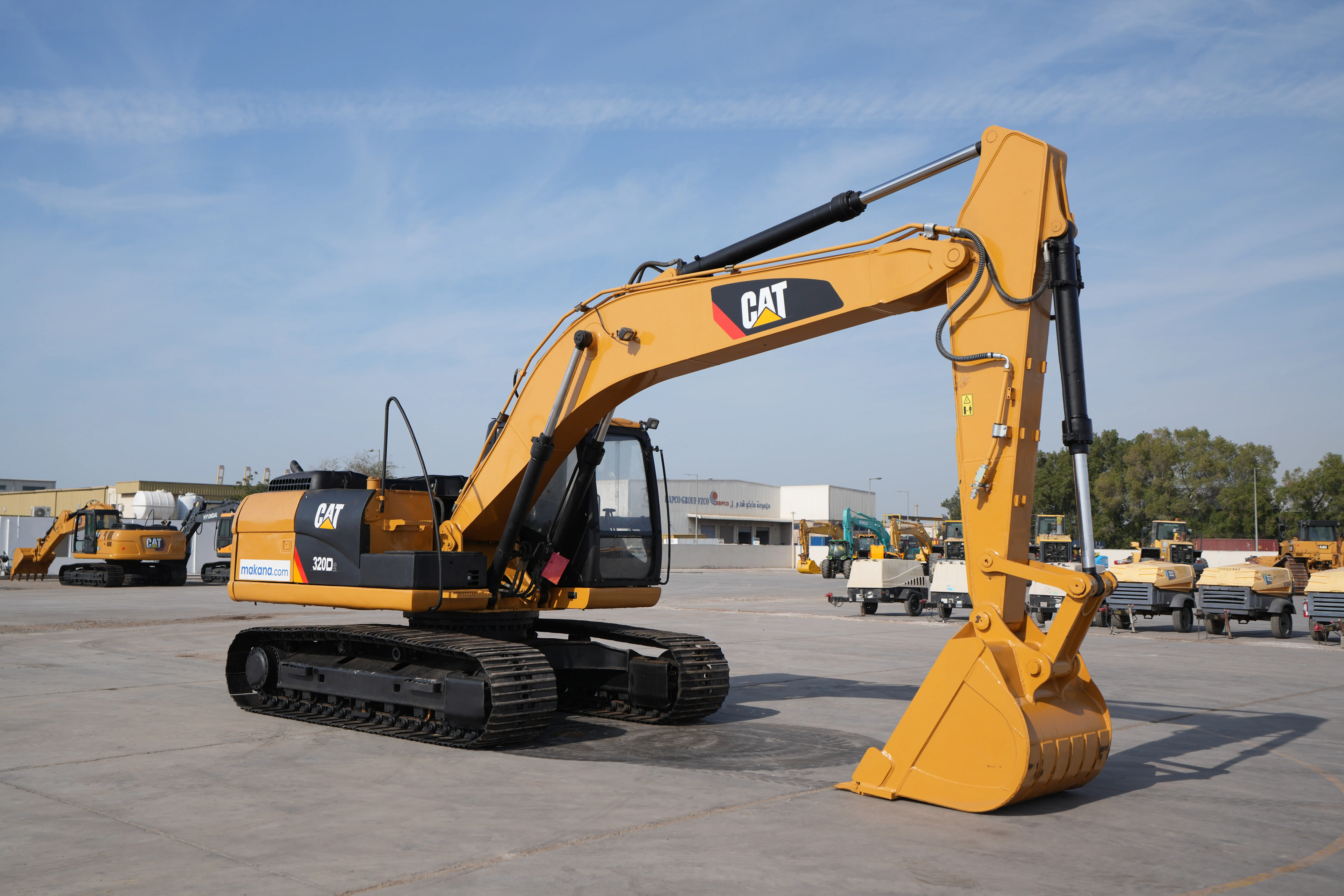 Product-Cat 320D2 medium excavator-exterior