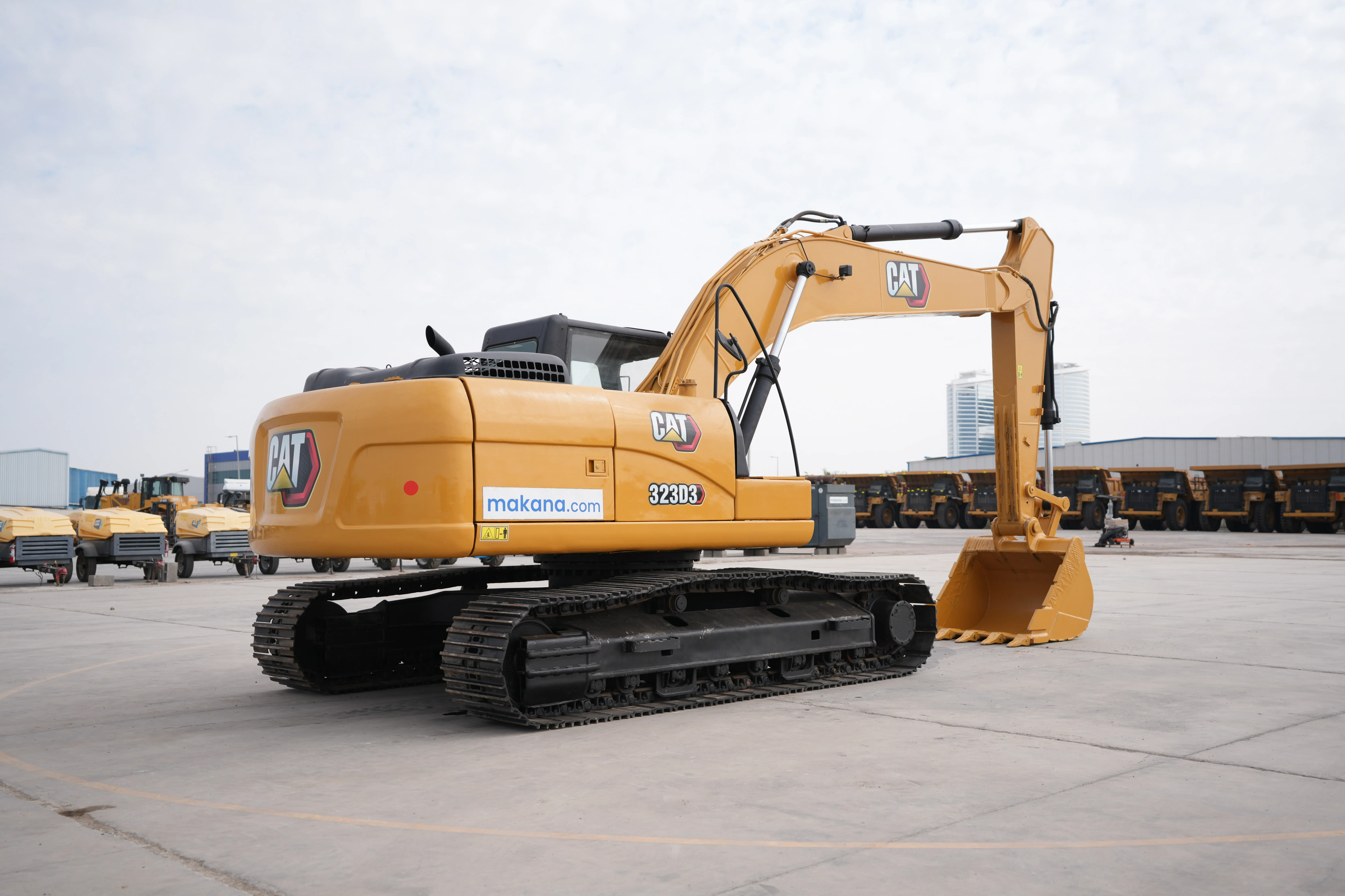 Product-Cat 323D3 medium excavator-exterior
