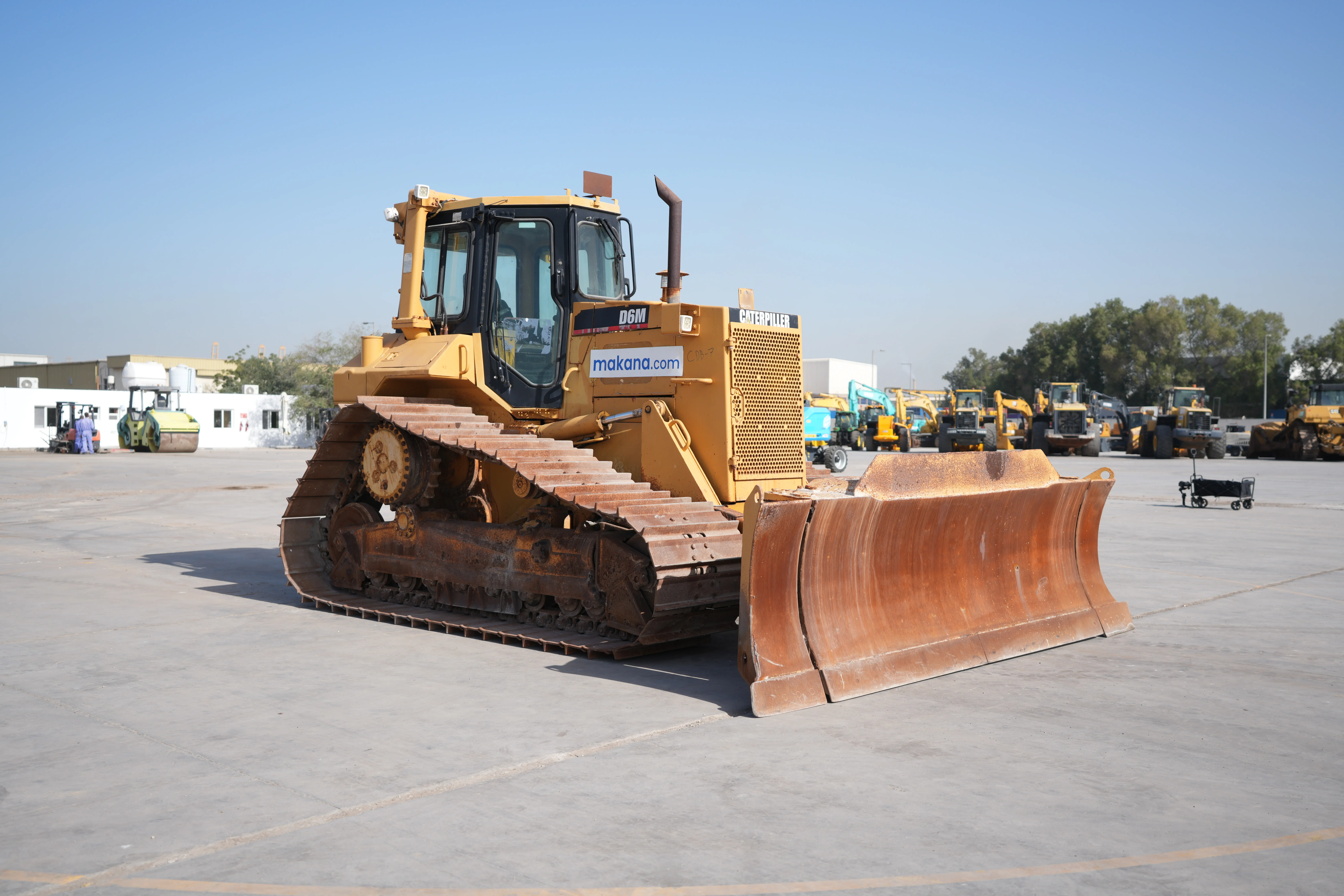 Product-Cat D6M bulldozer-exterior