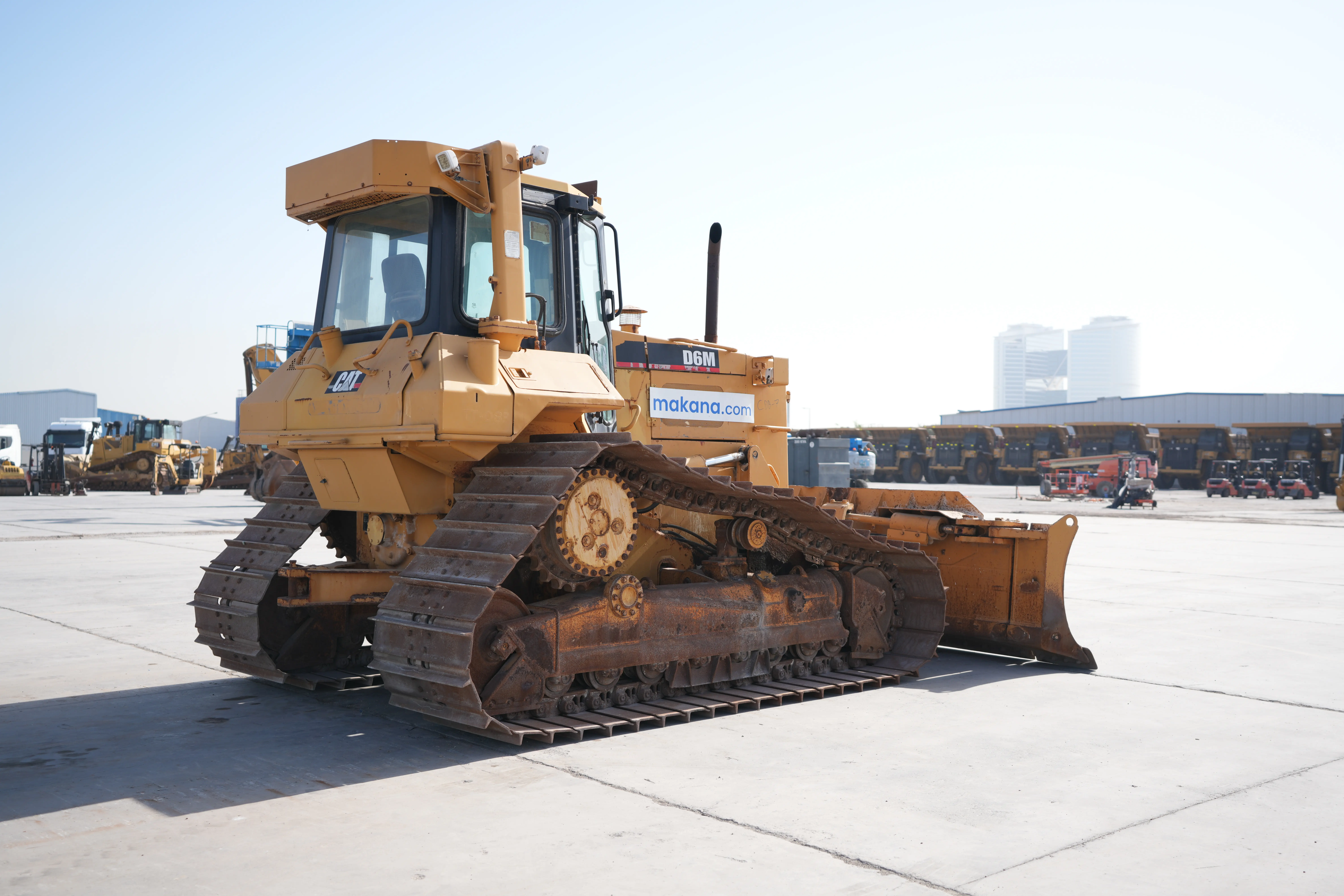 Product-Cat D6M bulldozer-exterior