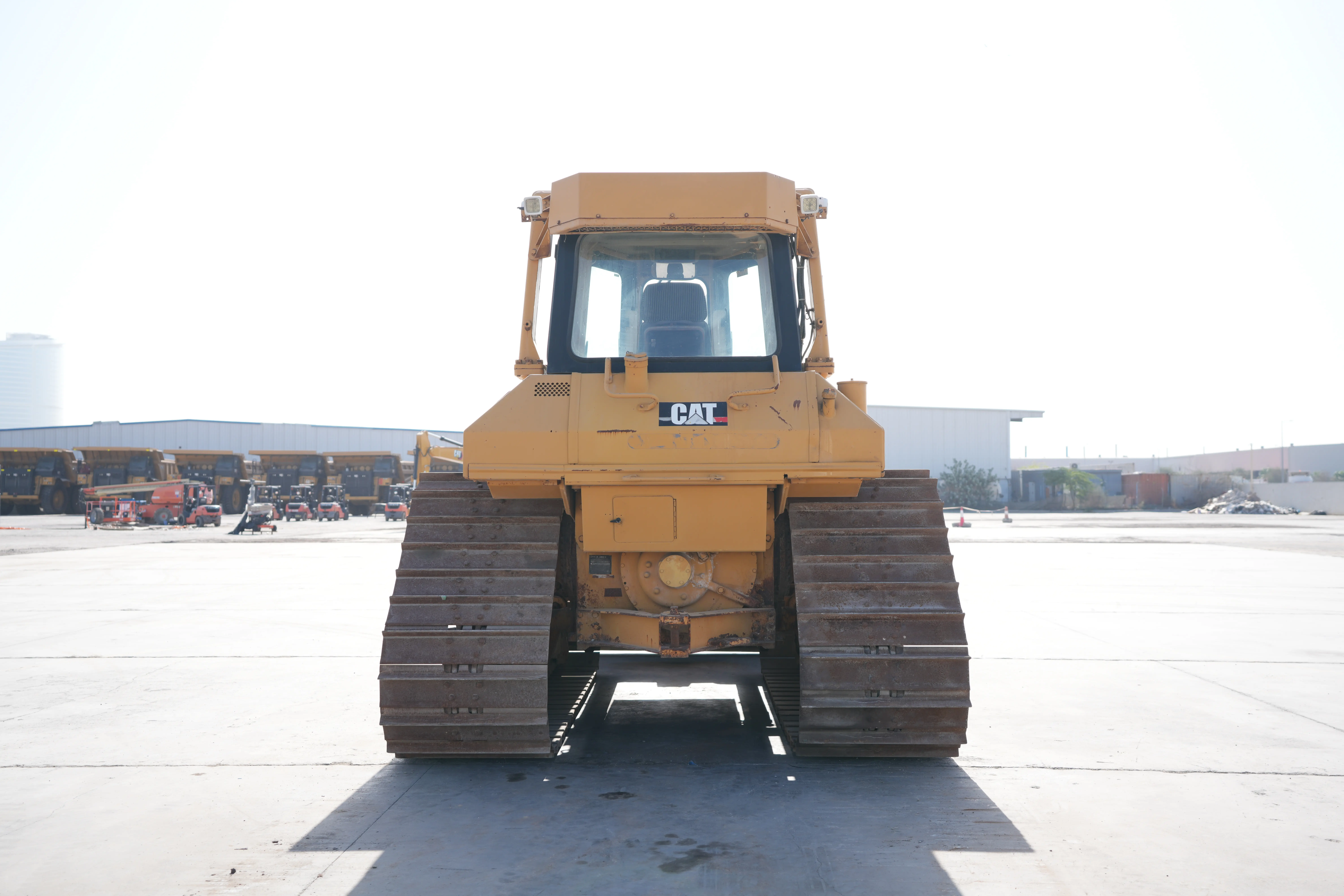 Product-Cat D6M bulldozer-exterior