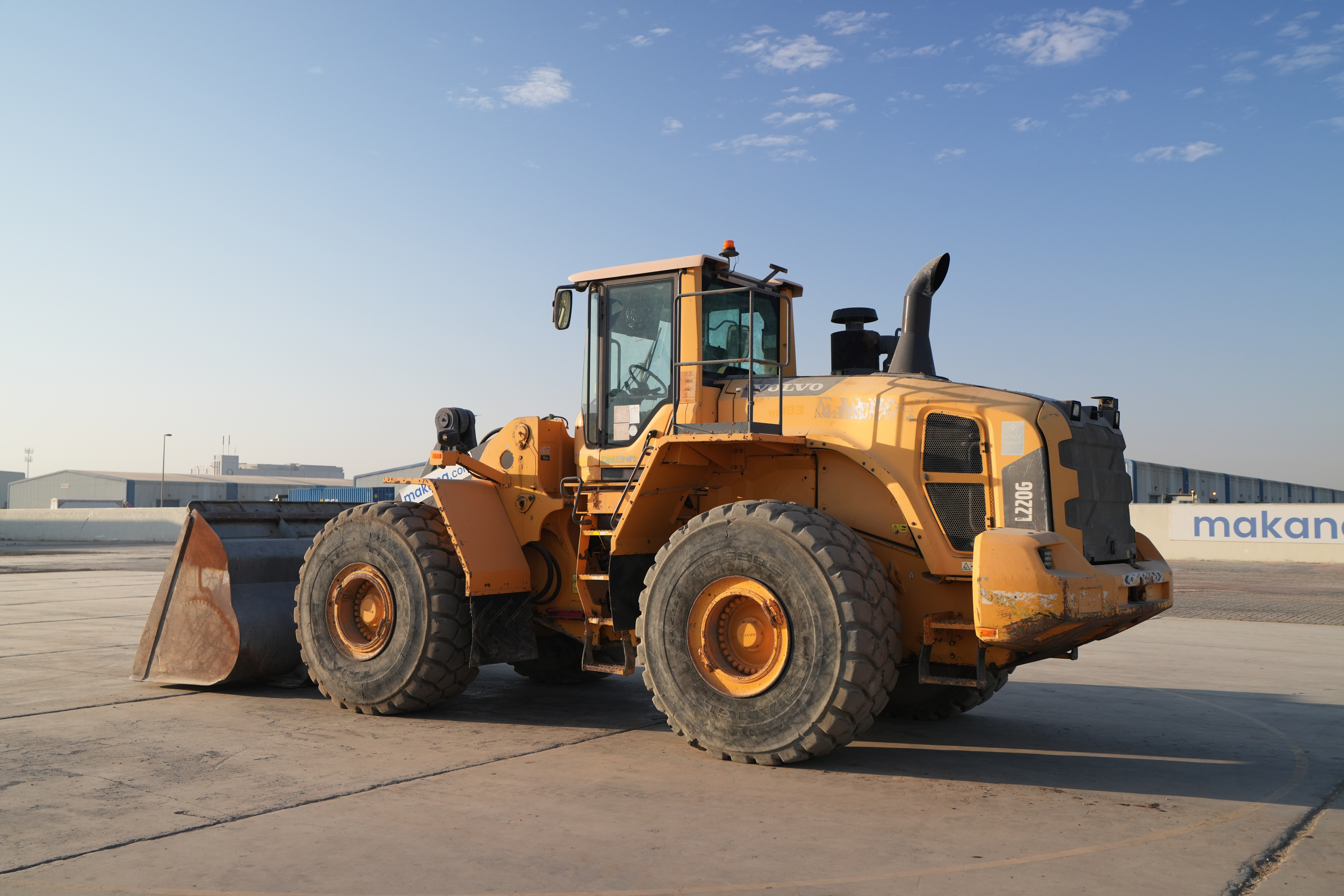 Product-Volvo L220G wheel loader-exterior