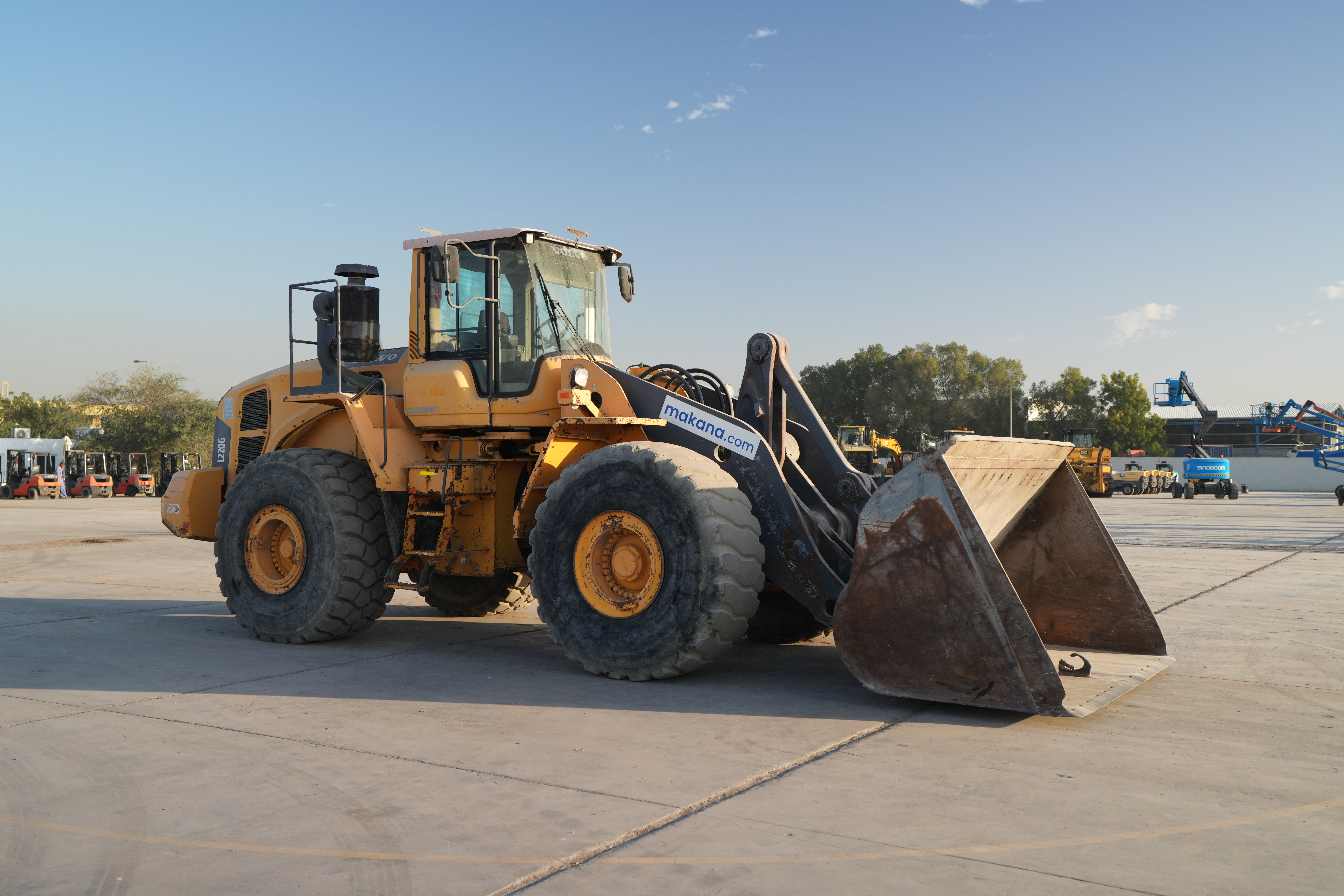 Product-Volvo L220G wheel loader-exterior