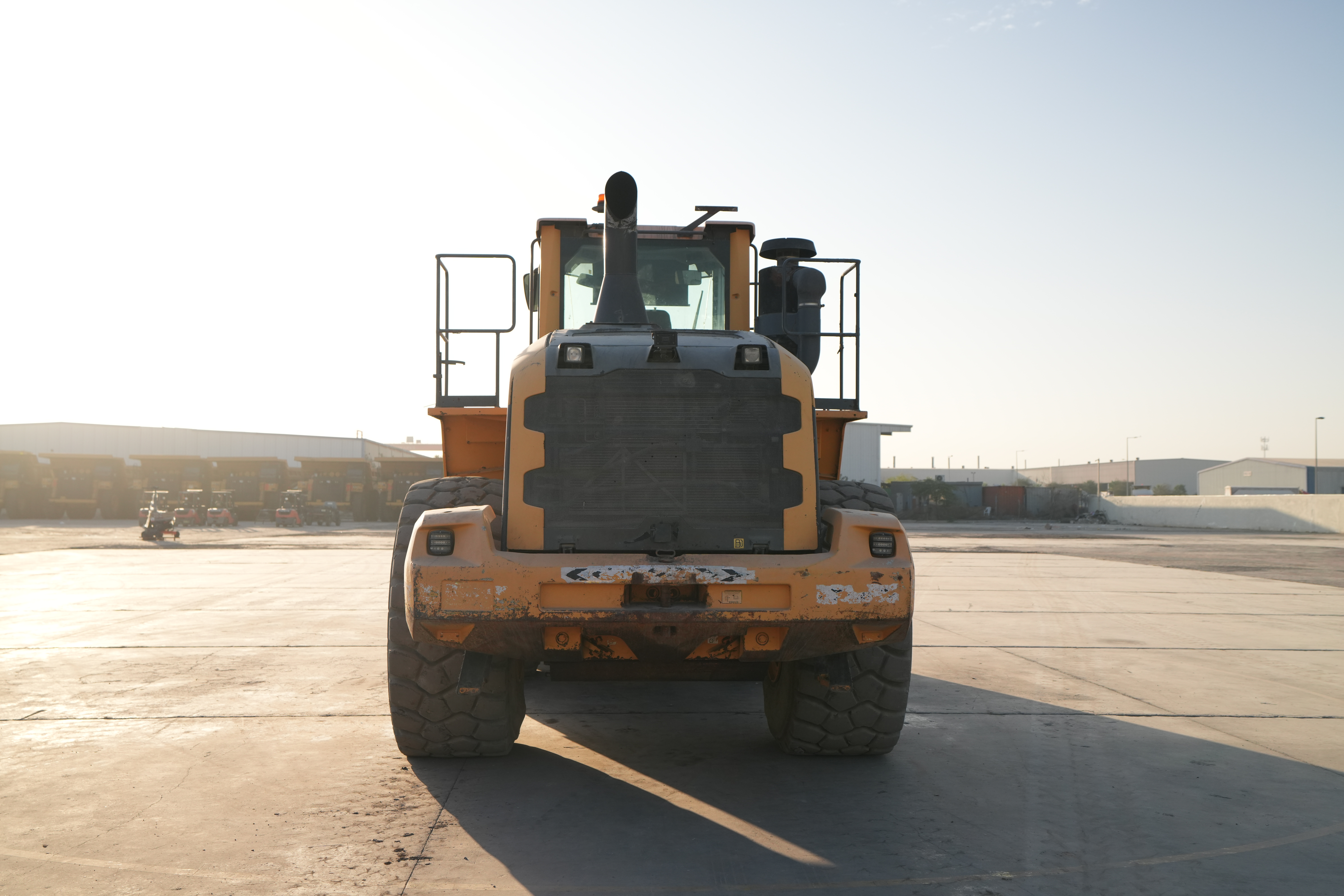 Product-Volvo L220G wheel loader-exterior