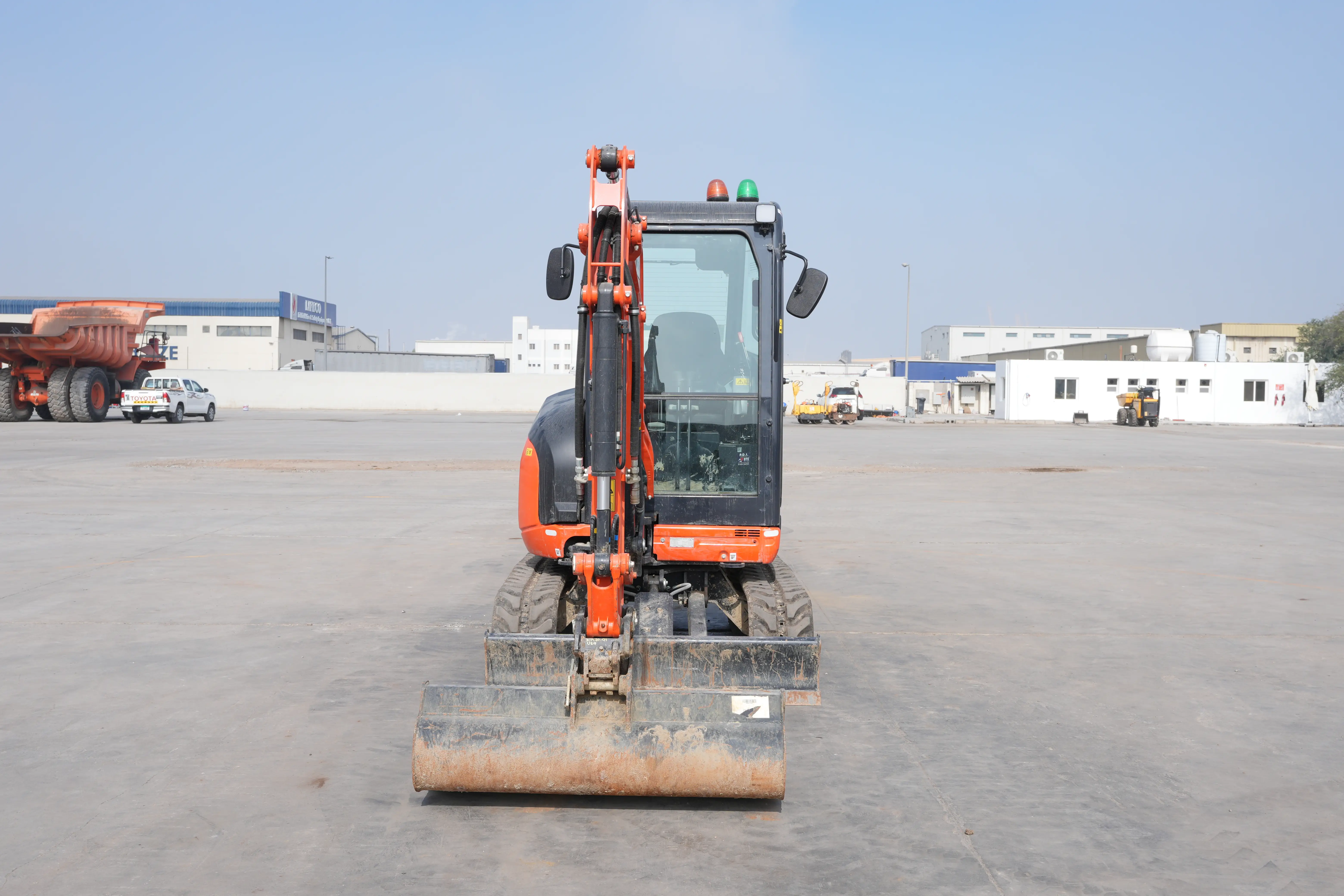 Product-Kubota U27-4 mini excavator-exterior