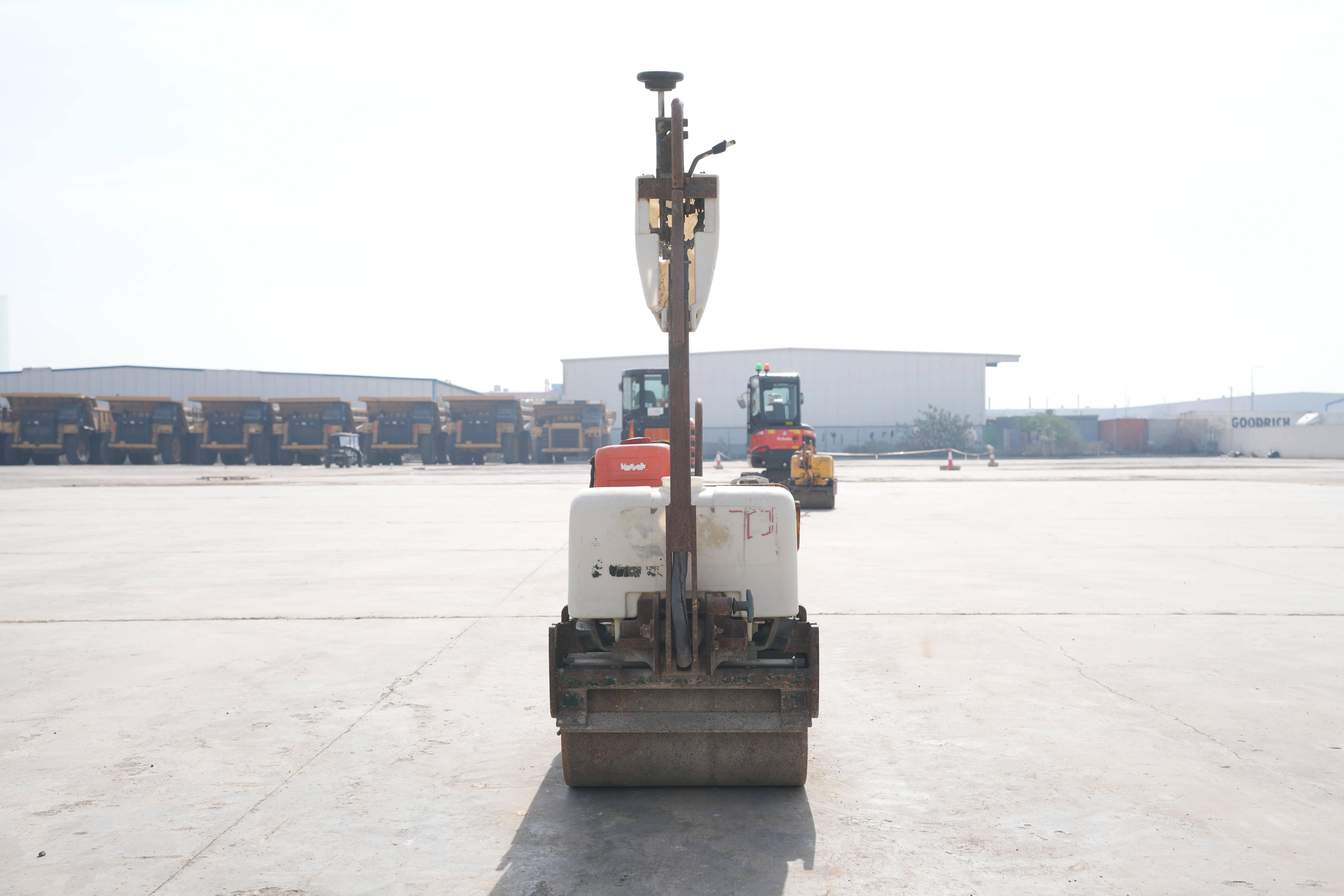 Product-Sakai HV61ST walk-behind roller-exterior