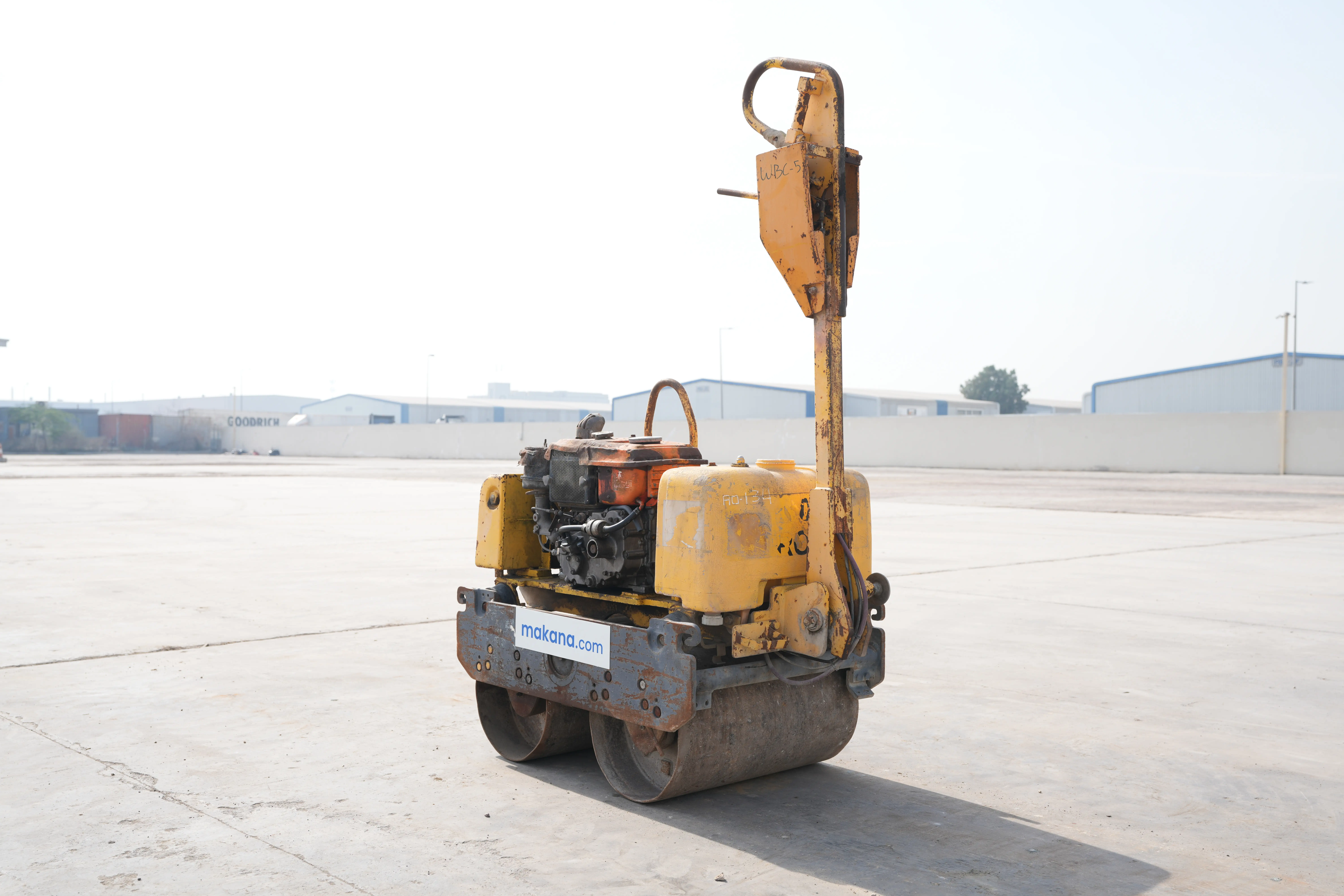 Product-Sakai HV60 walk-behind roller-exterior