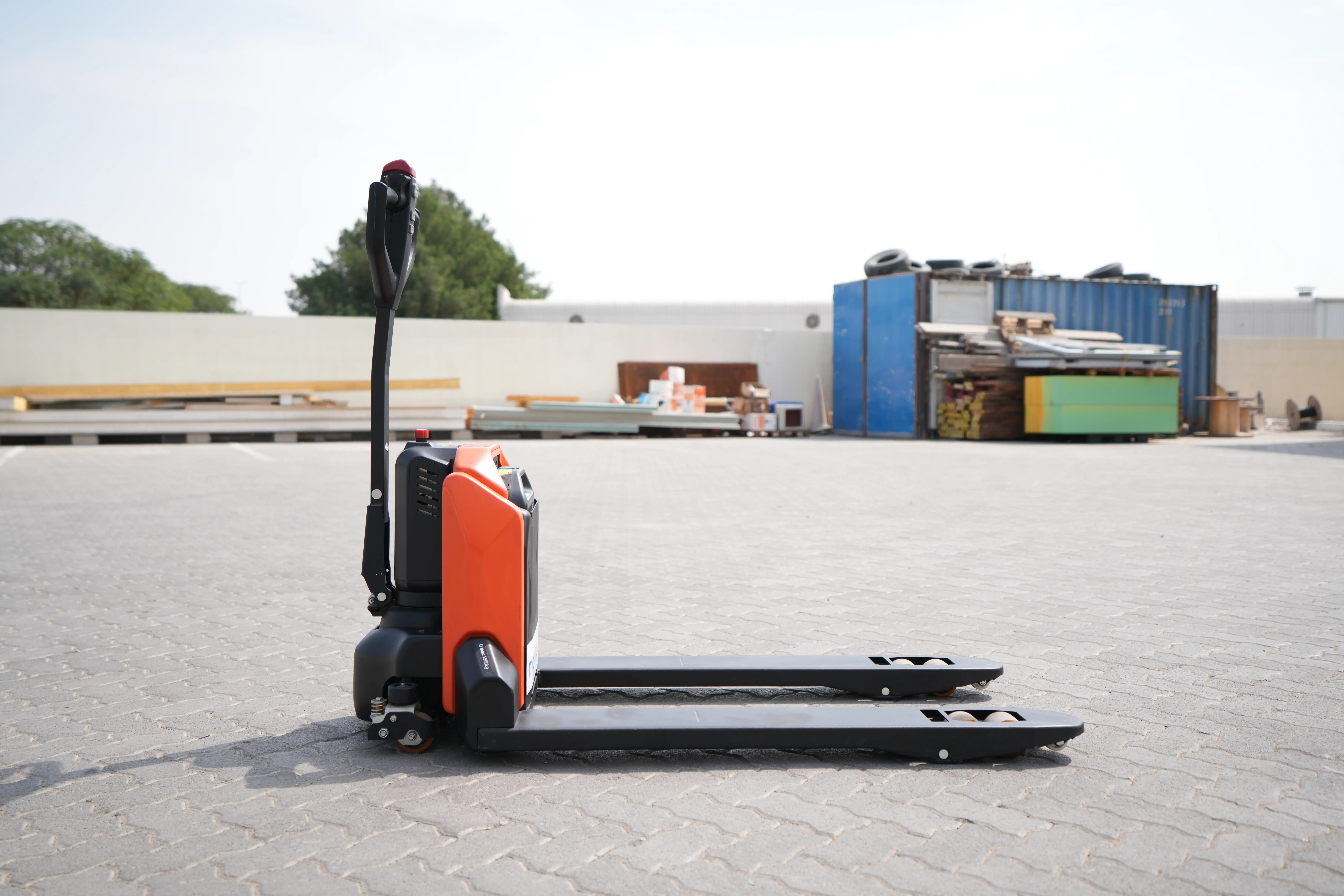 Product-2024 Toyota Tyro LHE150 pallet truck-exterior