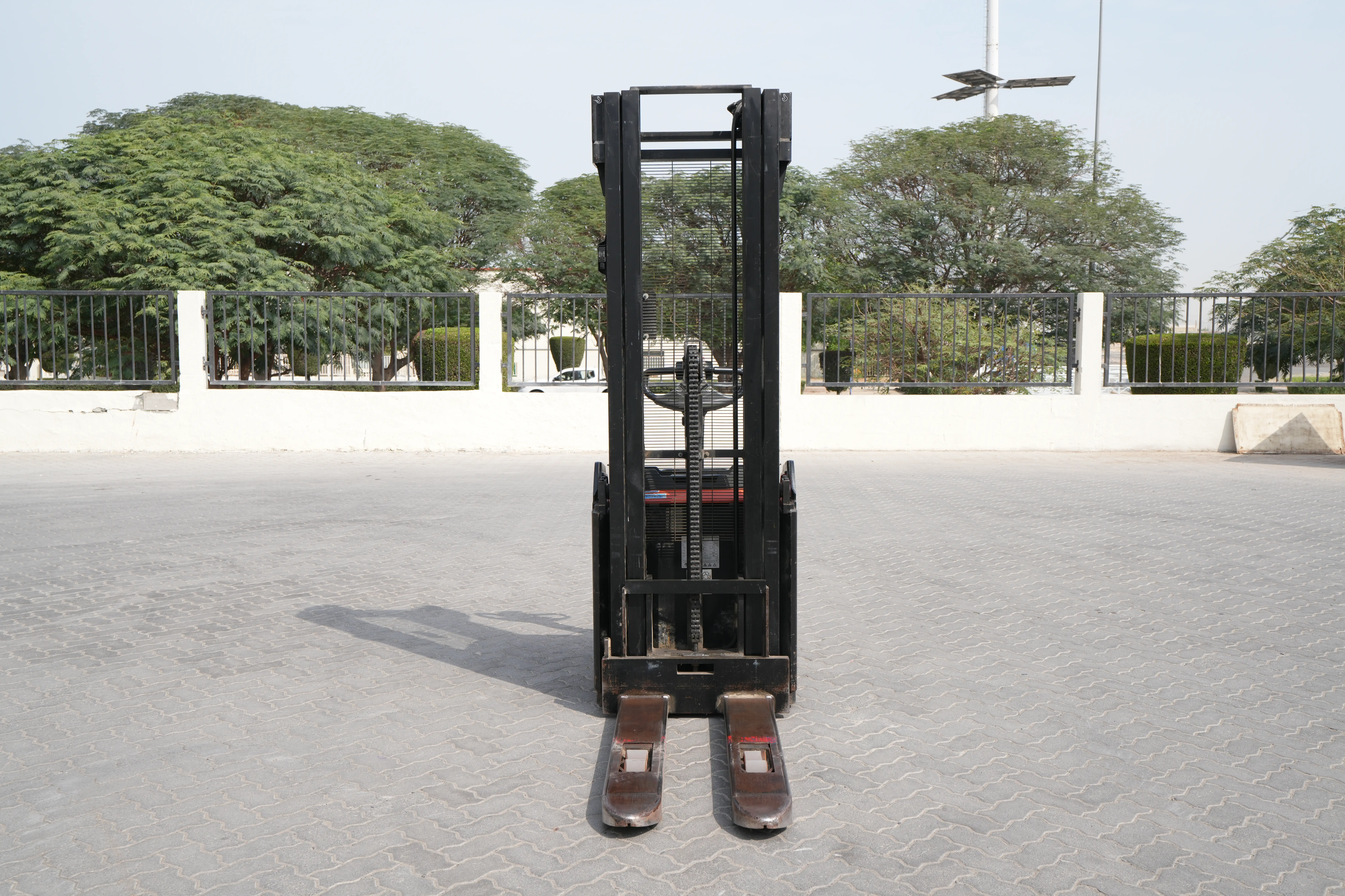 Product-2016 Toyota Staxio SWE160 pallet stacker-exterior