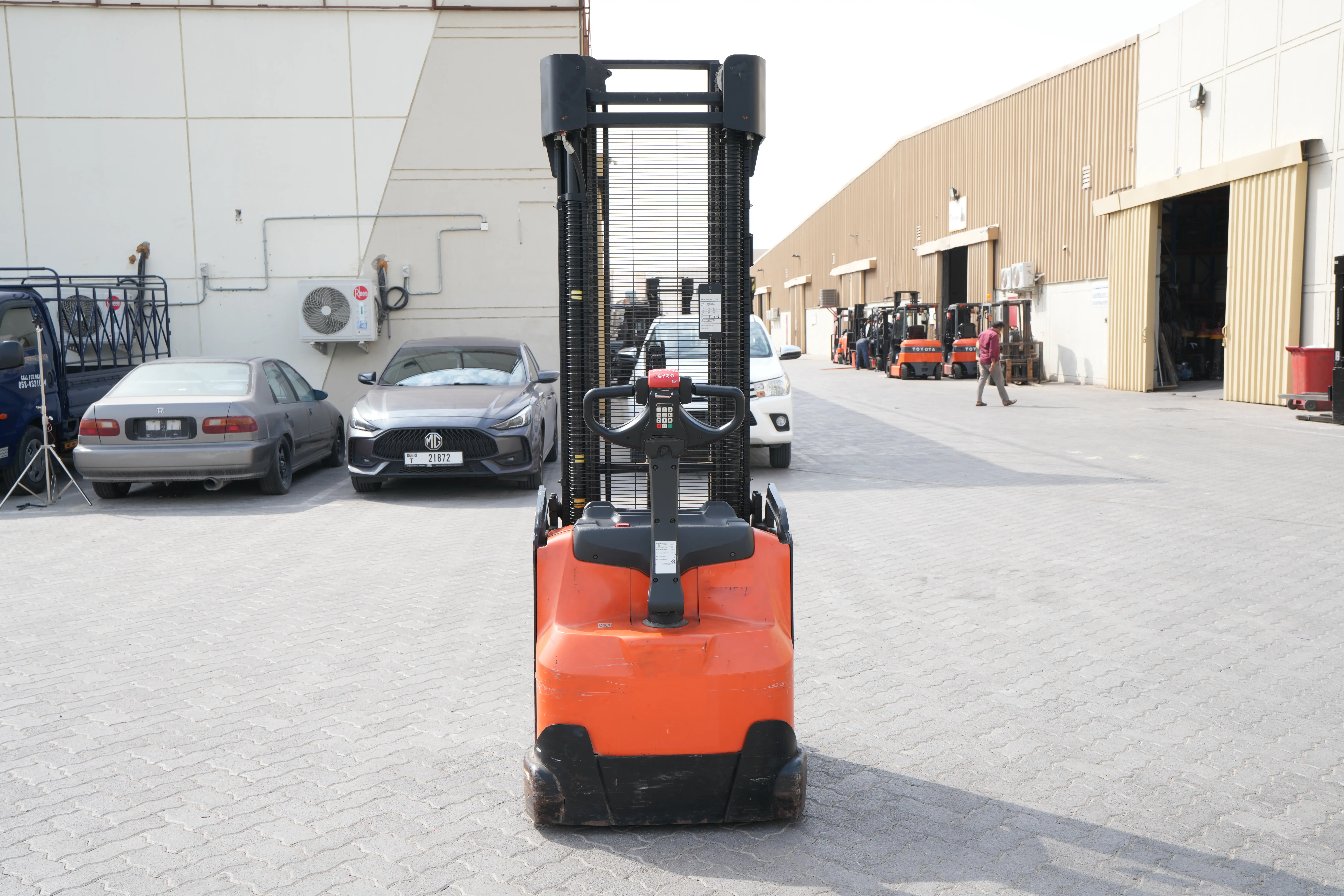 Product-2016 Toyota Staxio SWE160 pallet stacker-exterior