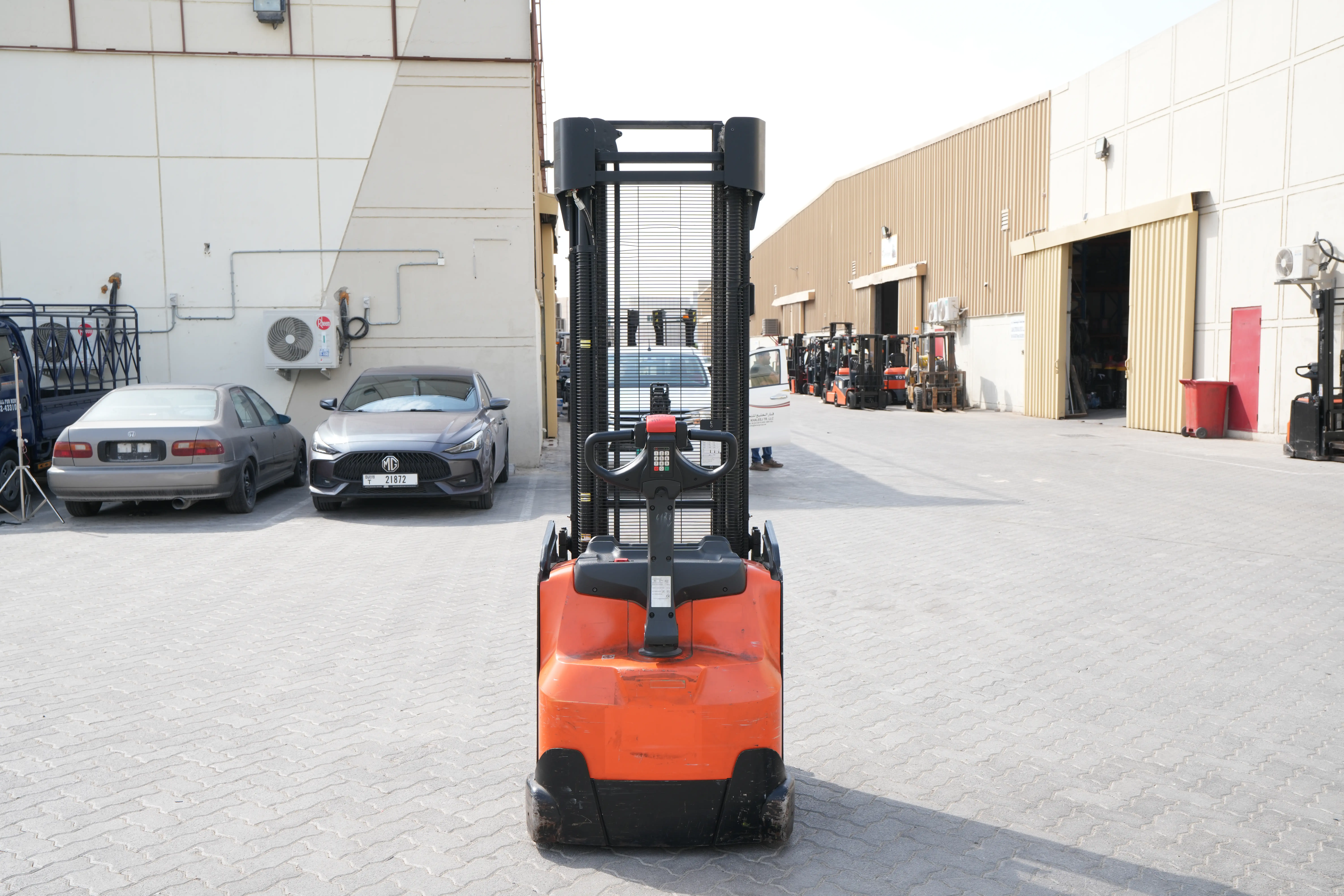 Product-2016 Toyota Staxio SWE160 pallet stacker-exterior
