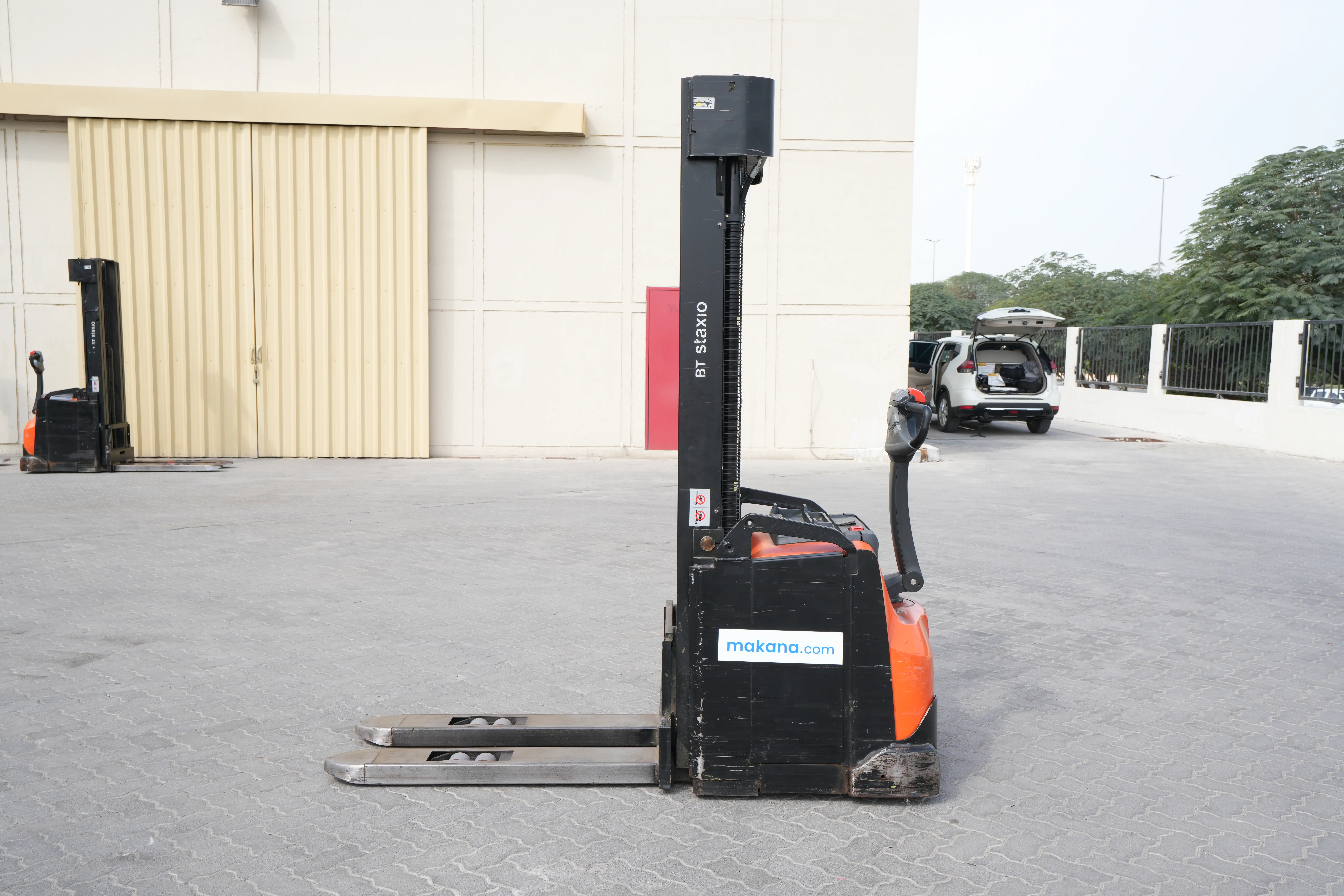 Product-2016 Toyota Staxio SWE160 pallet stacker-exterior