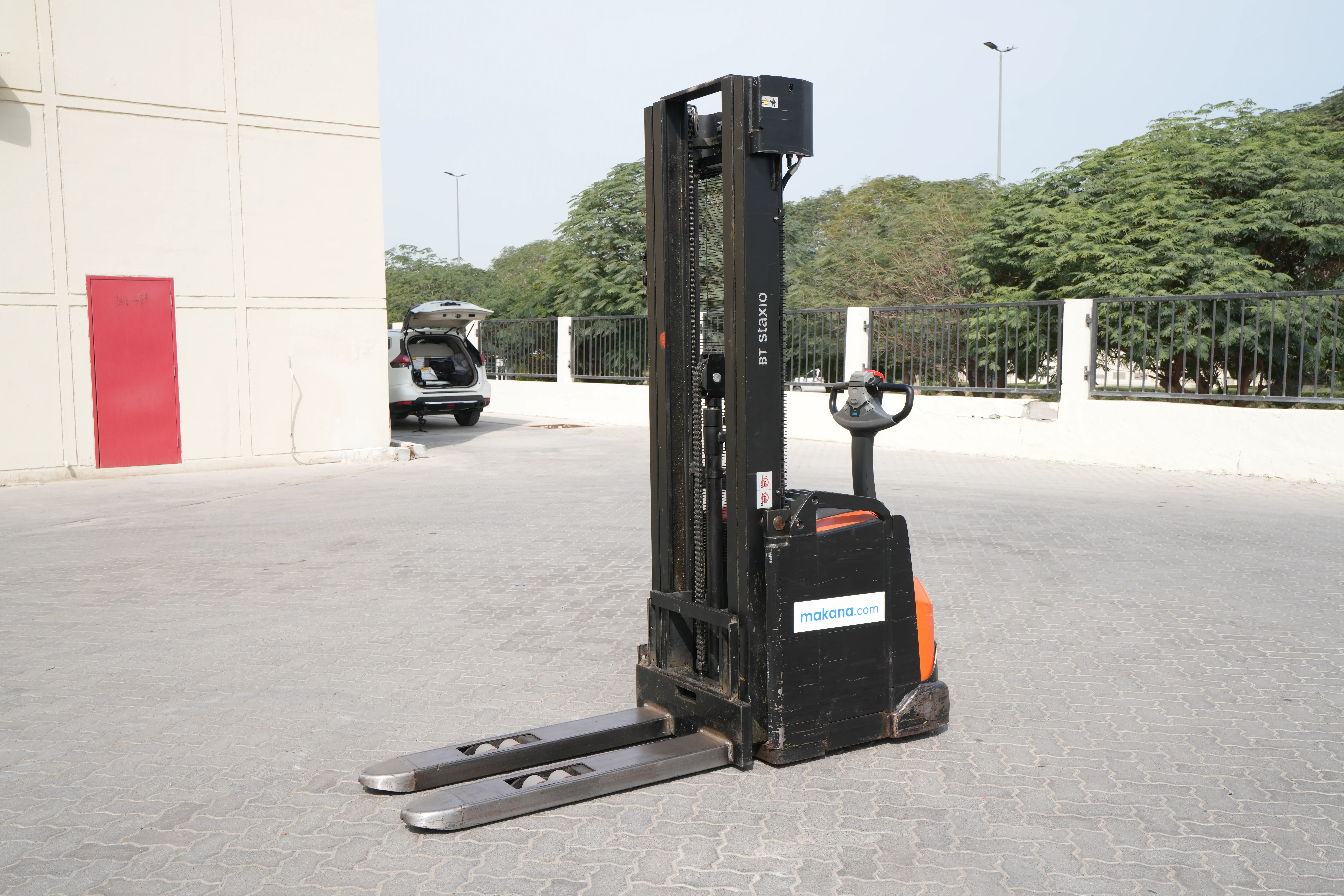 Product-2016 Toyota Staxio SWE160 pallet stacker-exterior