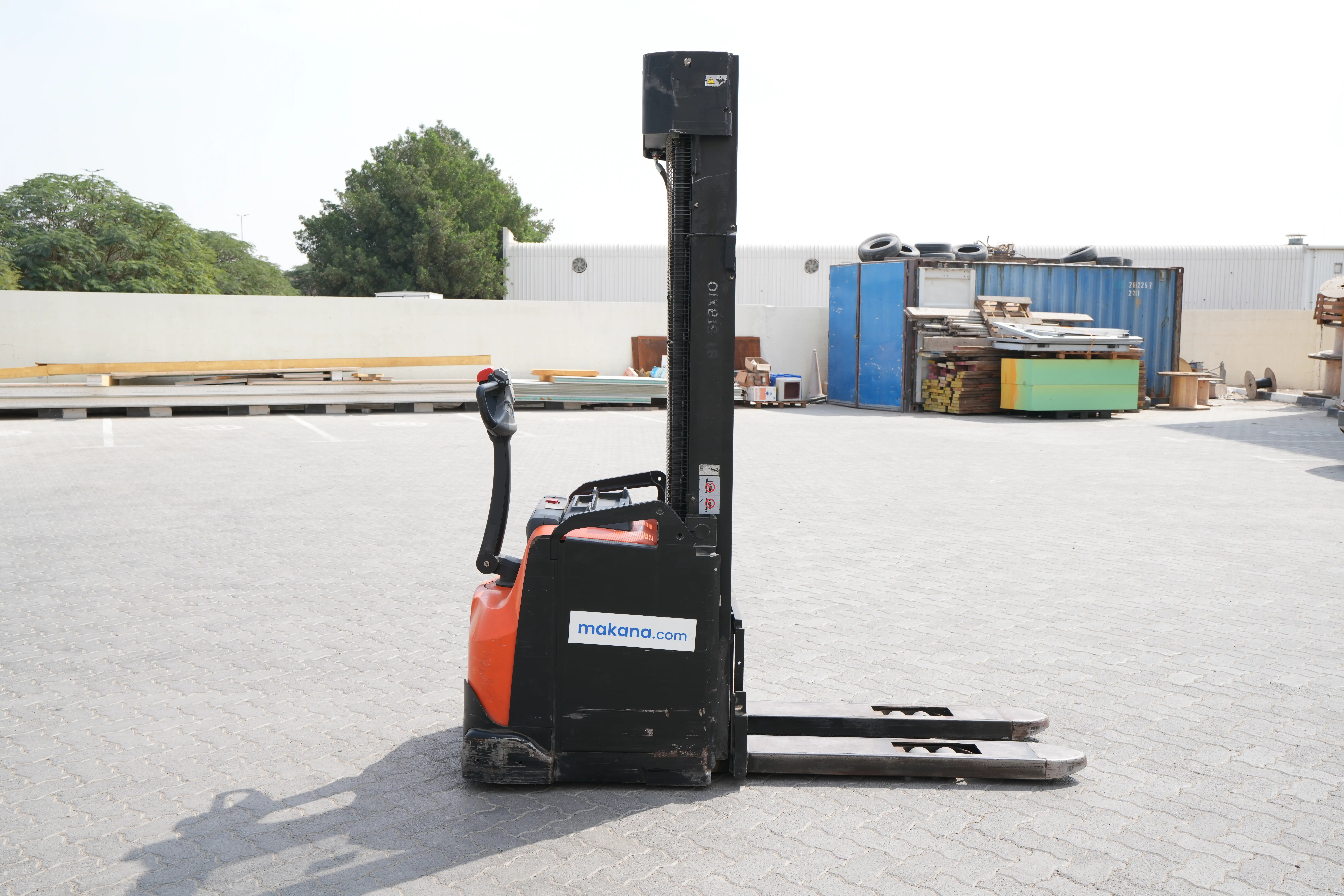 Product-2016 Toyota Staxio SWE160 pallet stacker-exterior