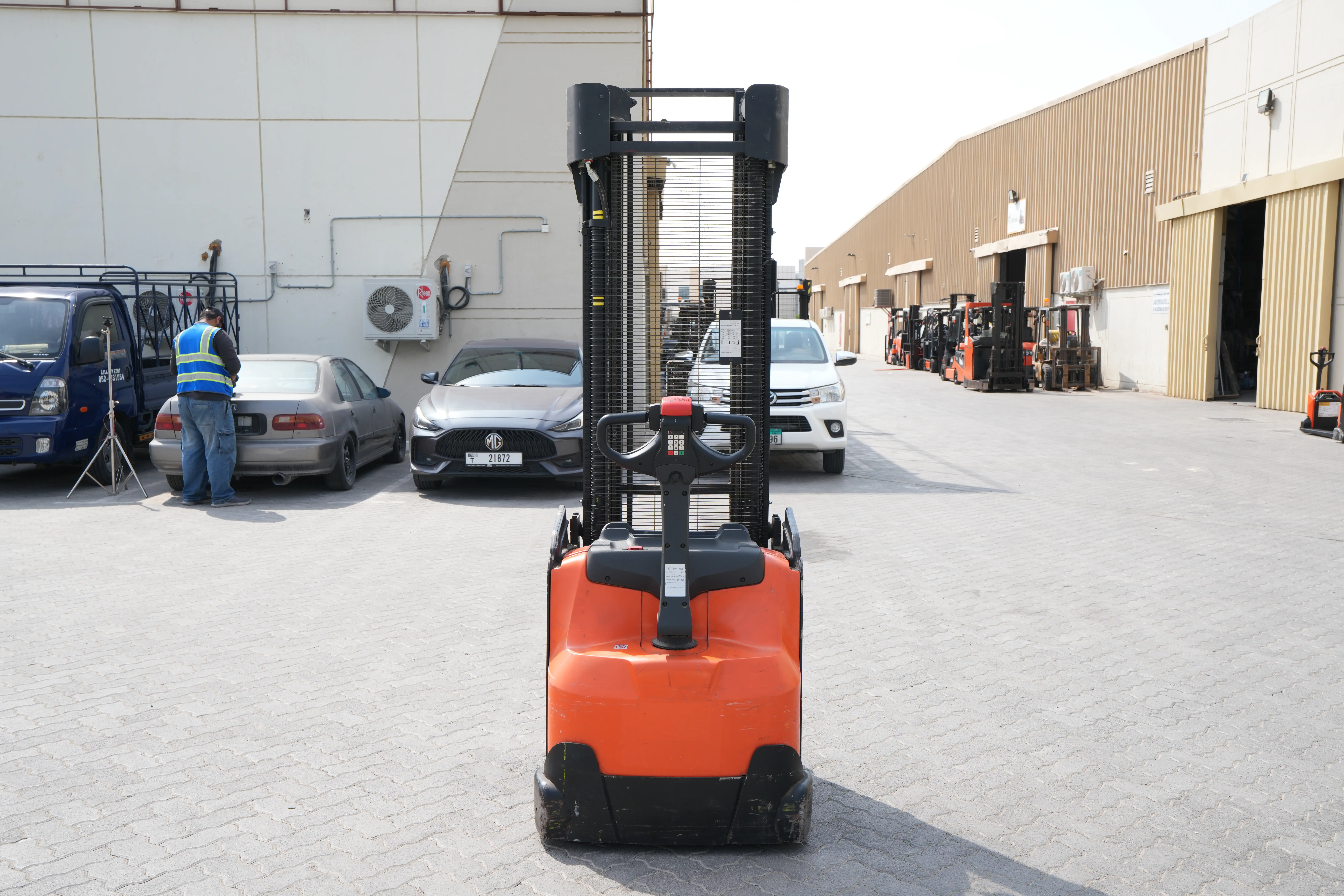 Product-2016 Toyota Staxio SWE160 pallet stacker-exterior