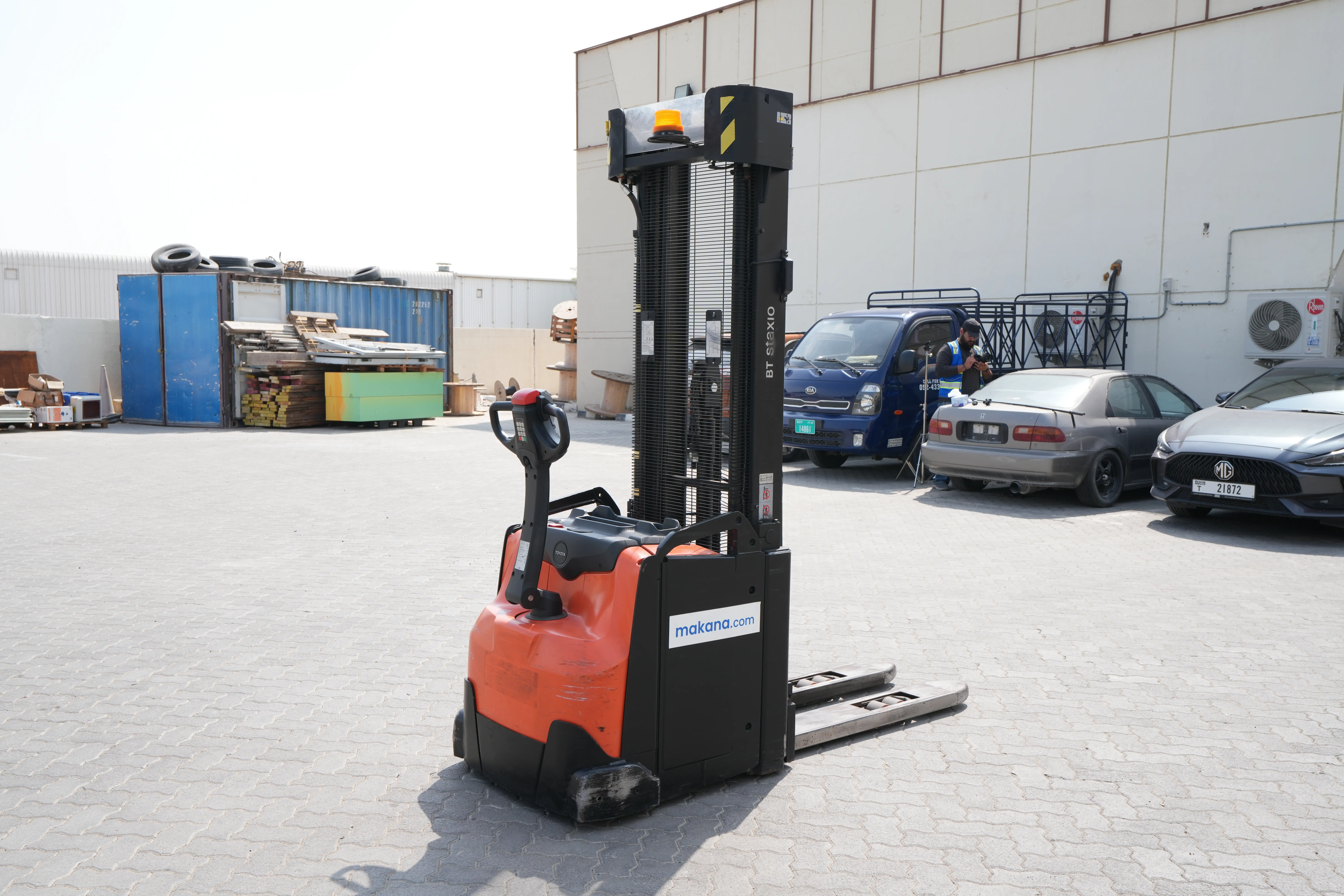 Product-2017 Toyota Staxio SWE160L pallet stacker-exterior