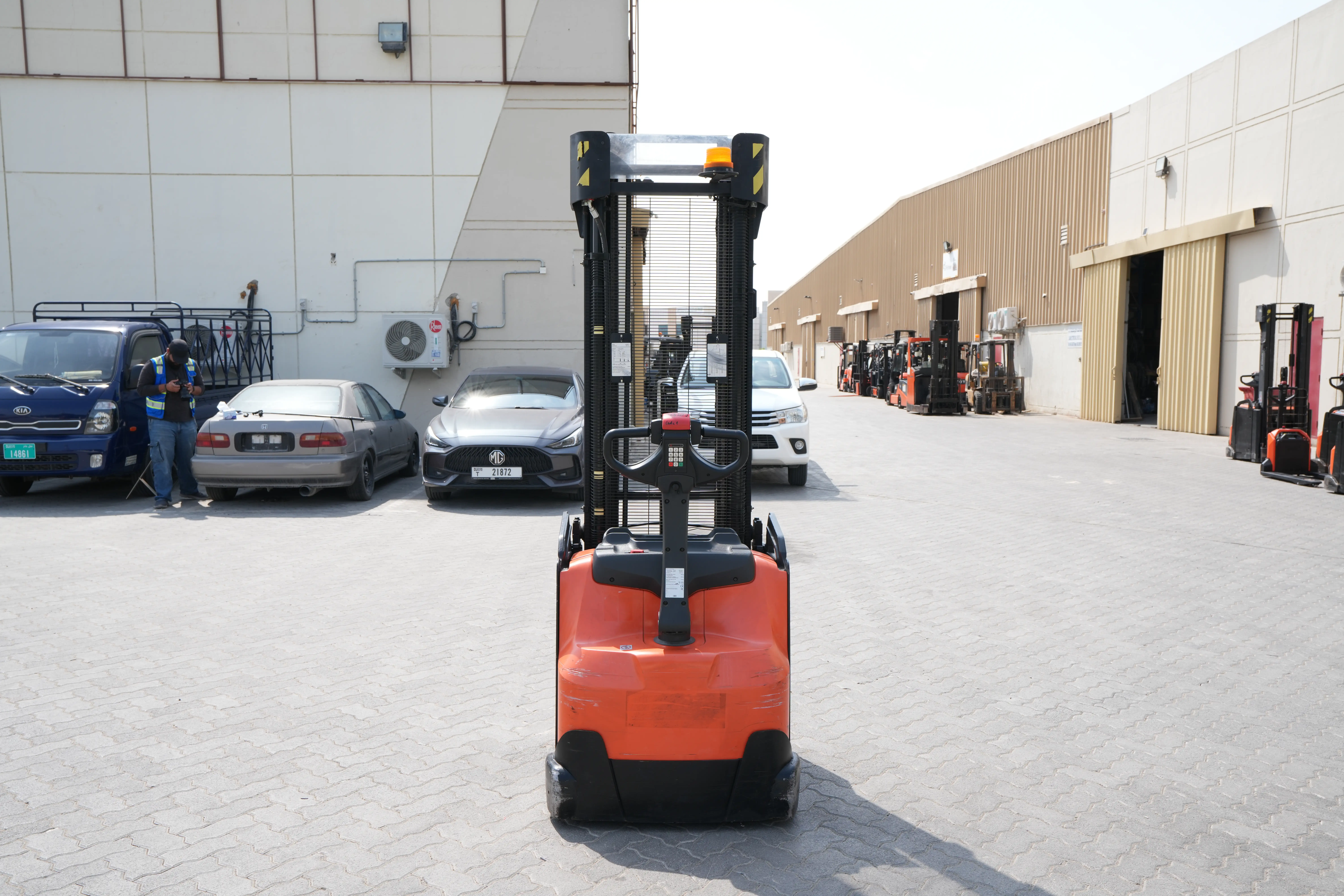 Product-2017 Toyota Staxio SWE160L pallet stacker-exterior