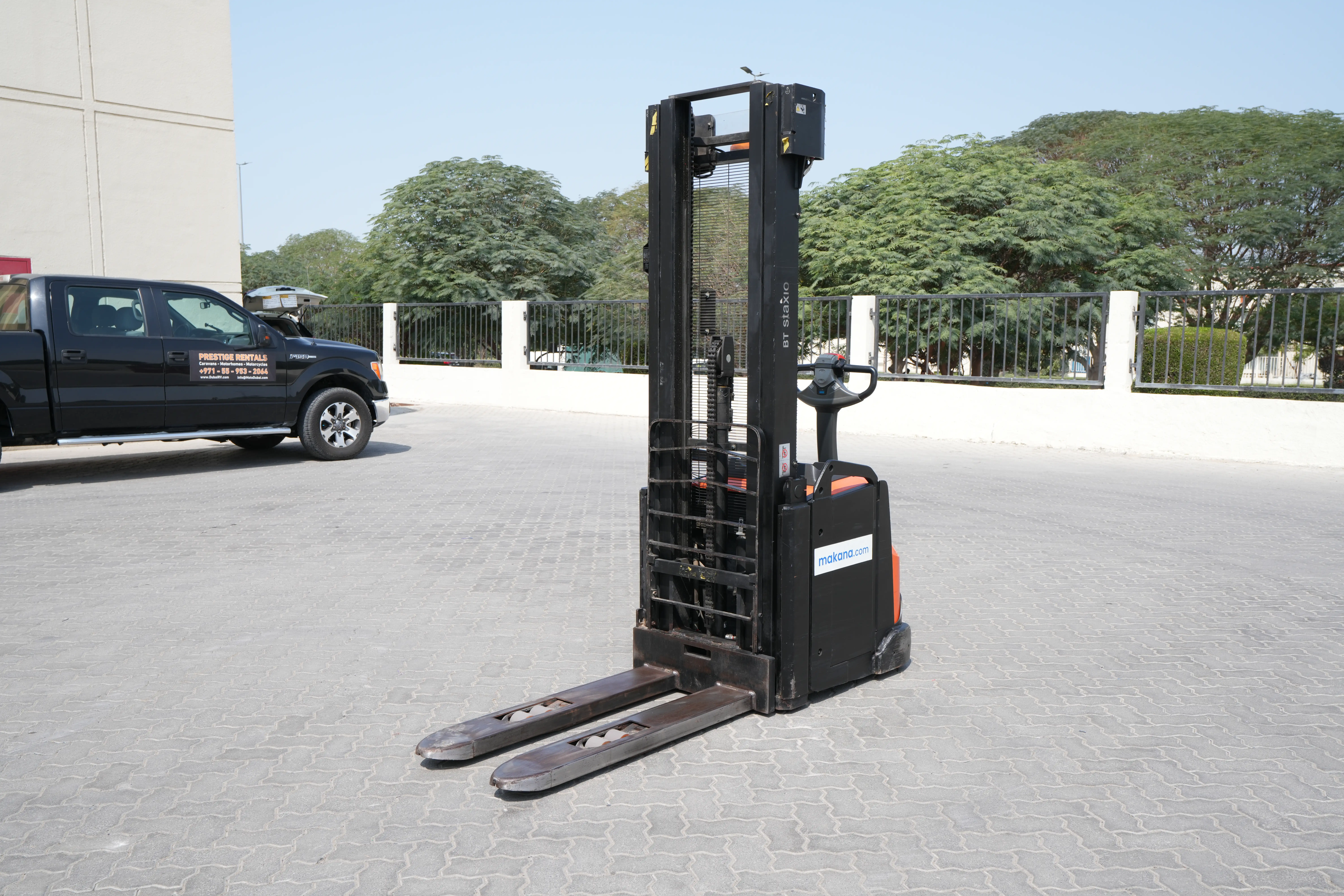 Product-2017 Toyota Staxio SWE160L pallet stacker-exterior