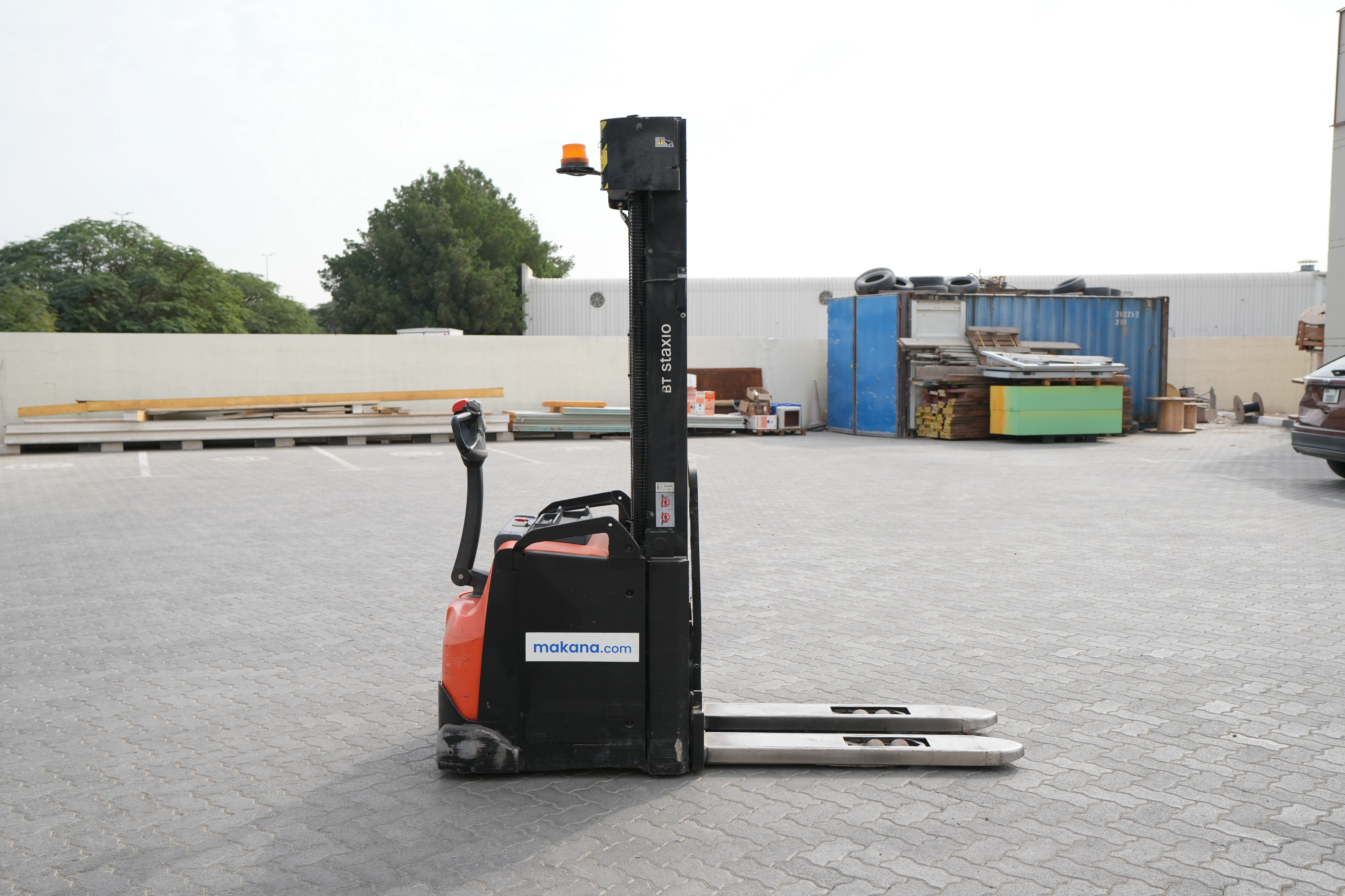 Product-2017 Toyota Staxio SWE160L pallet stacker-exterior