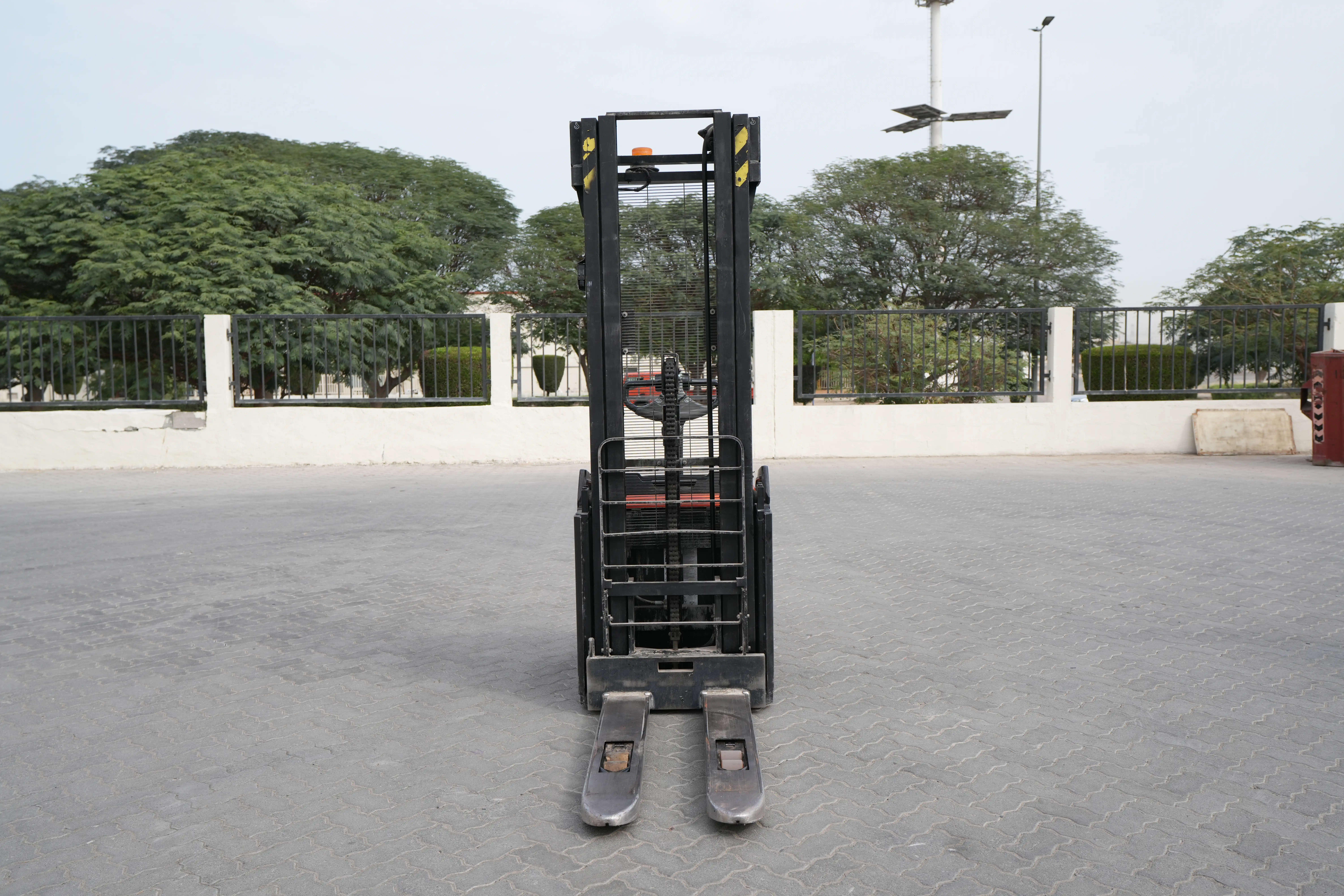 Product-2017 Toyota Staxio SWE160L pallet stacker-exterior