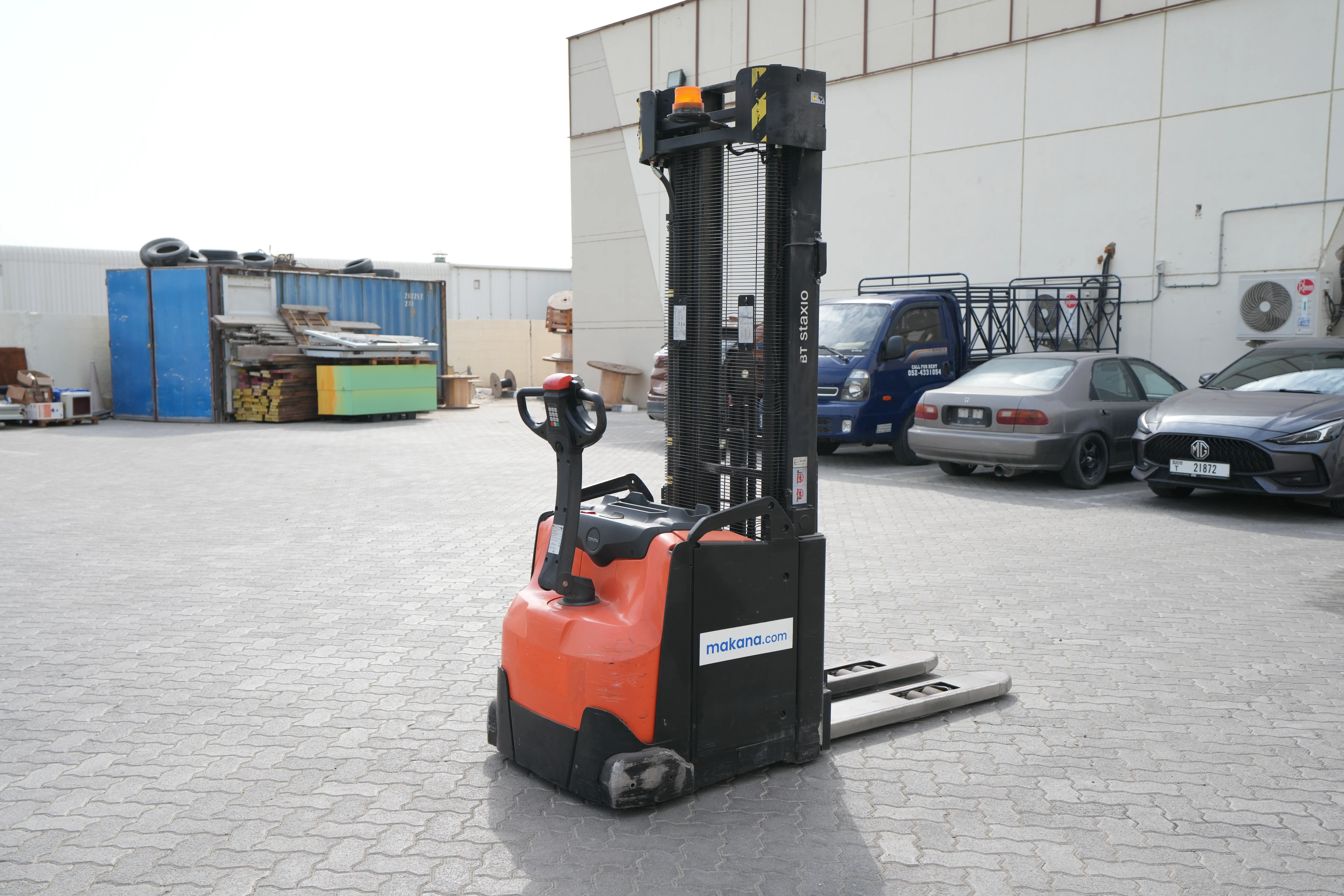 Product-2017 Toyota Staxio SWE160L pallet stacker-exterior